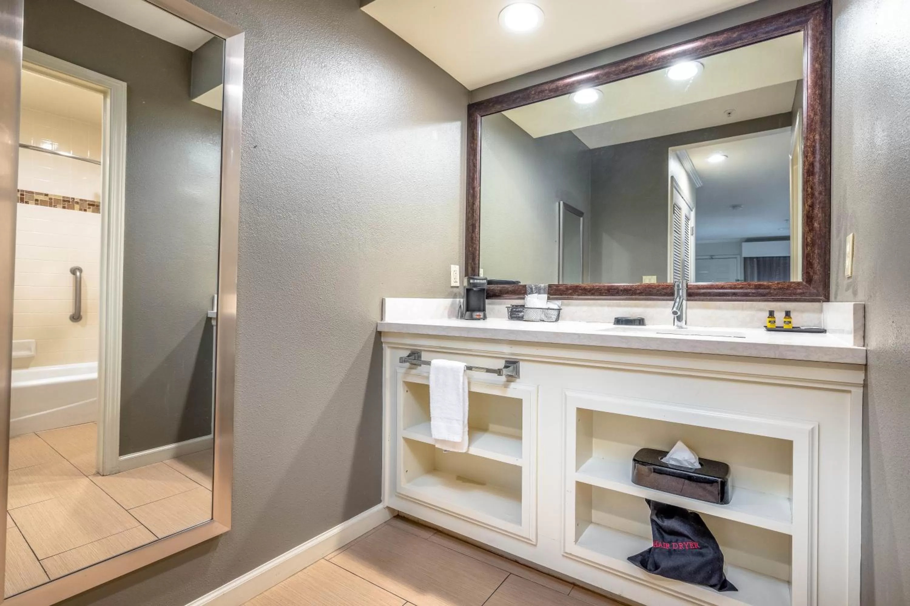 Bathroom in Best Western Plus Dixon Davis