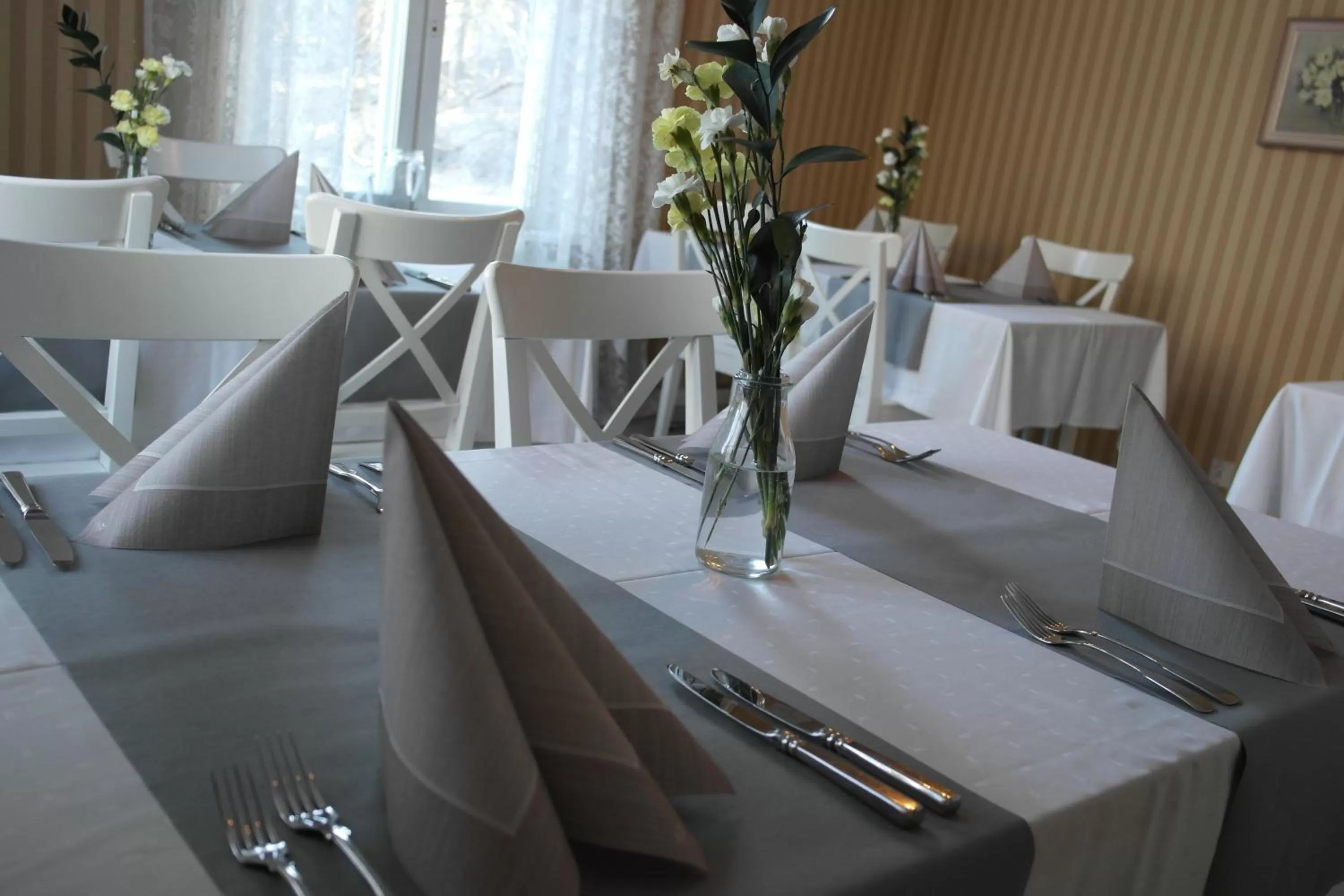 Restaurant/places to eat in Varjola Holiday Center