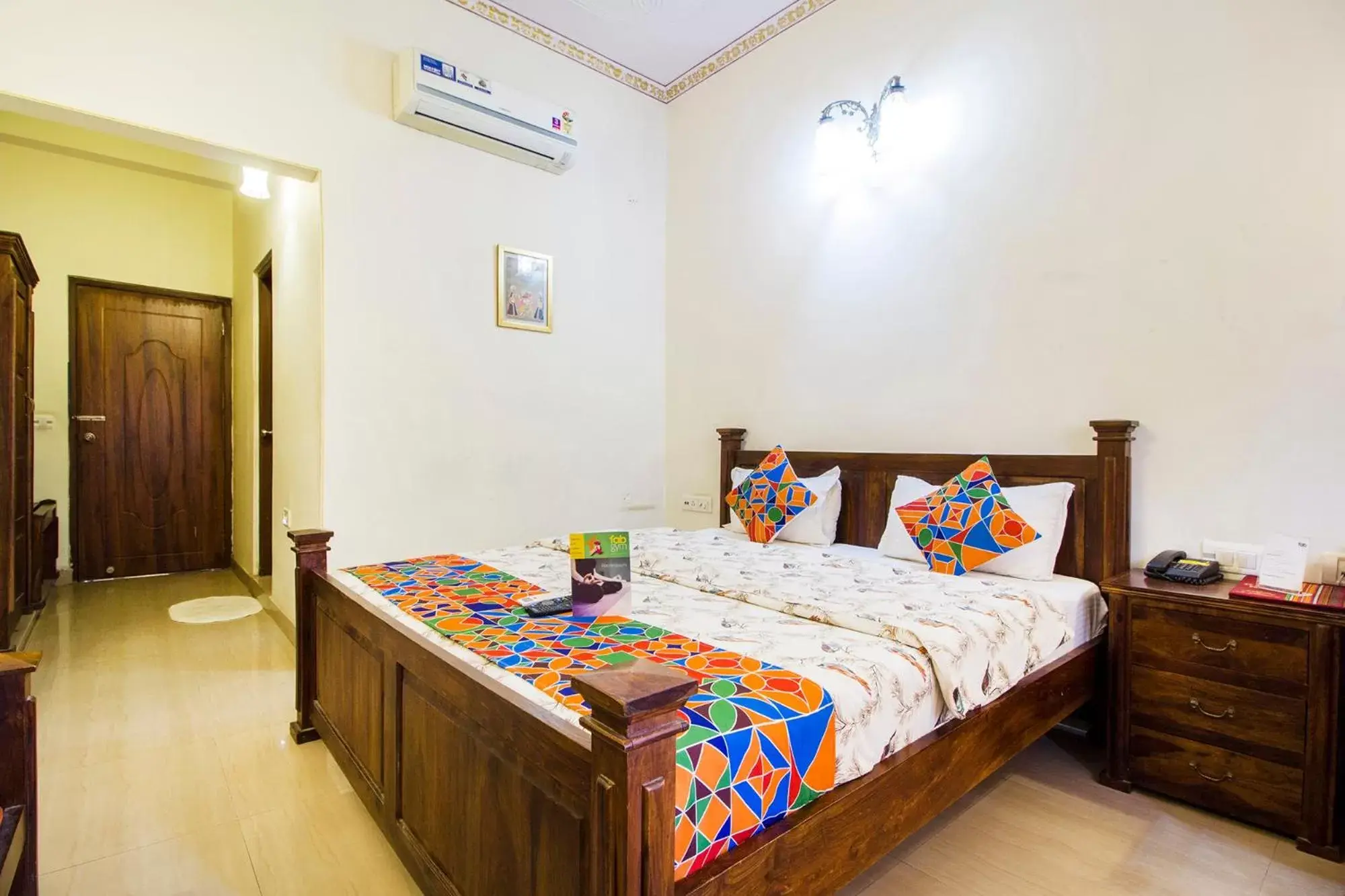 Deluxe Double Room in Hotel Raj Kothi Jaipur airport Deluxe Double Room in Hotel Raj Kothi Jaipur airport
