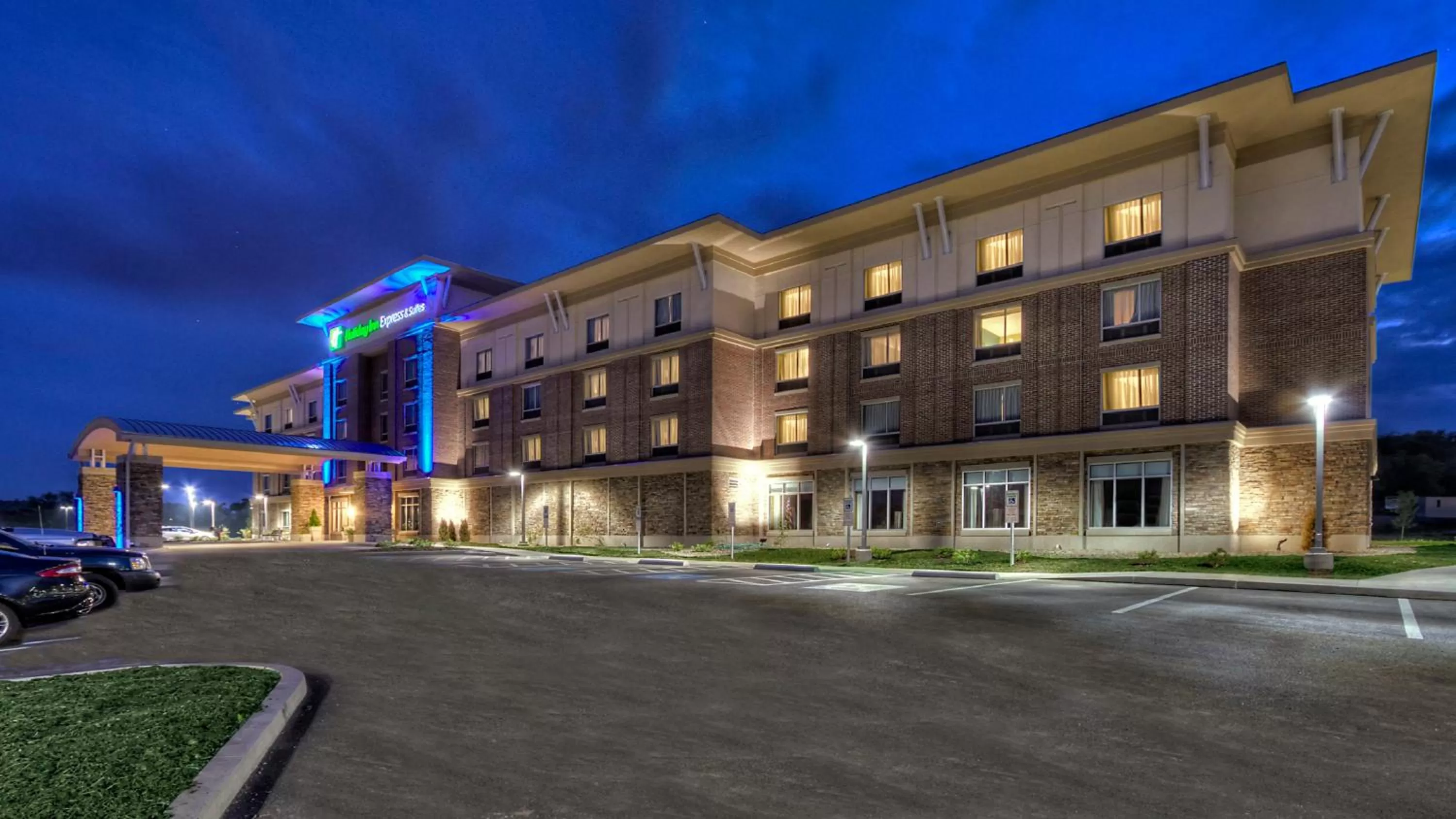Holiday Inn Express & Suites Pittsburgh SW/Southpointe by IHG