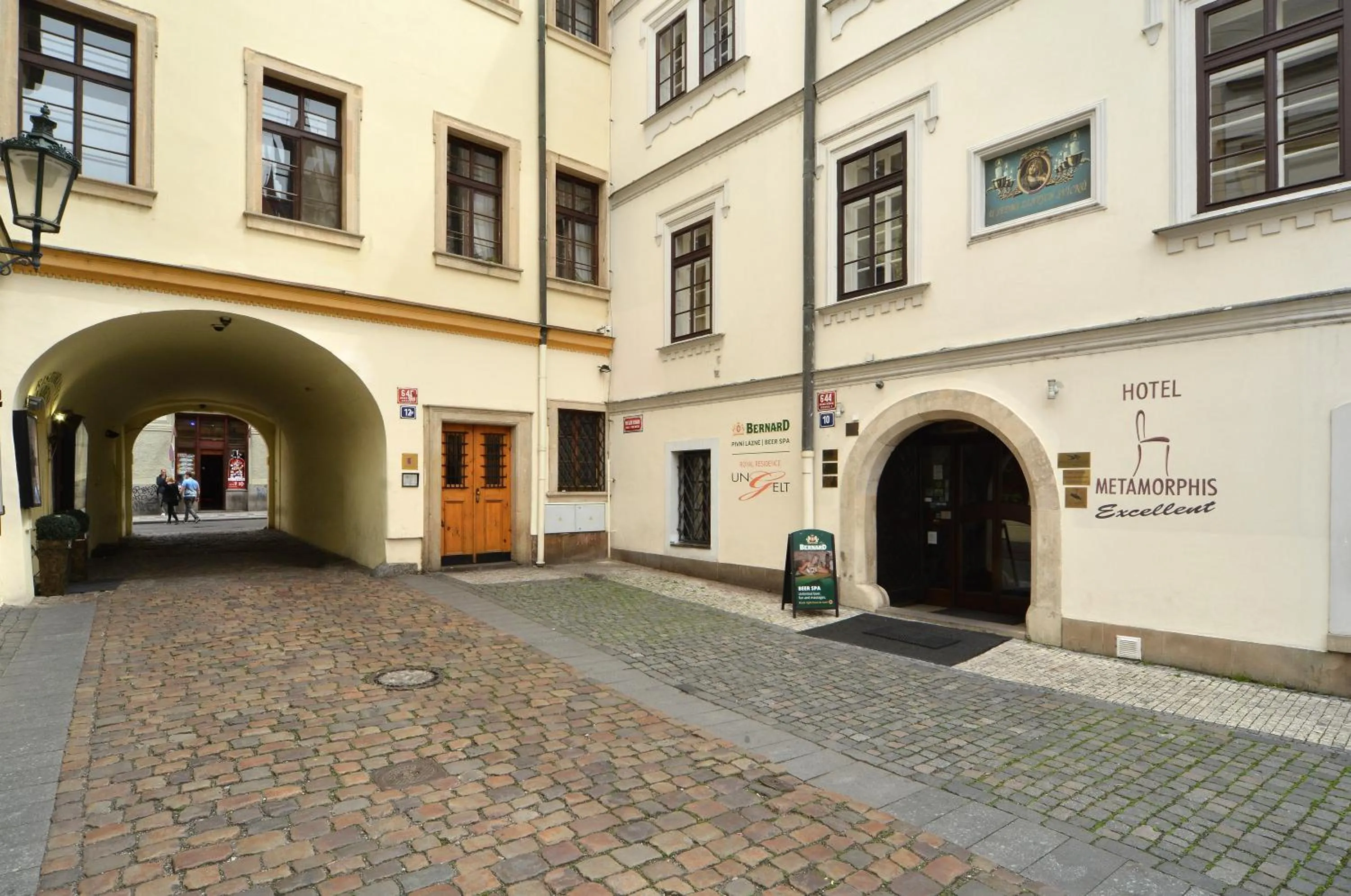 Property building in Hotel Metamorphis