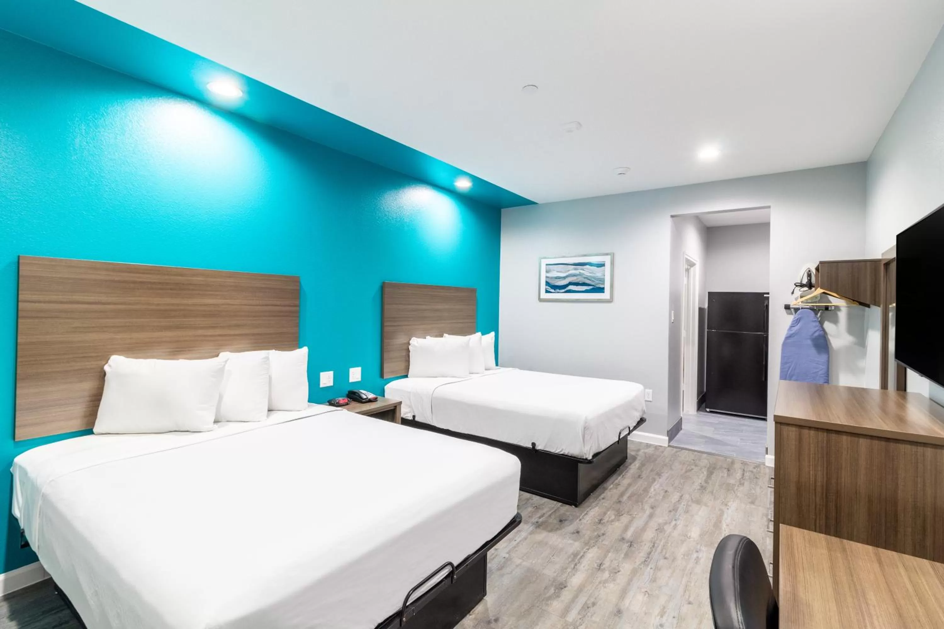 Bed in Americas Best Value Inn & Suites Kingwood IAH Airport