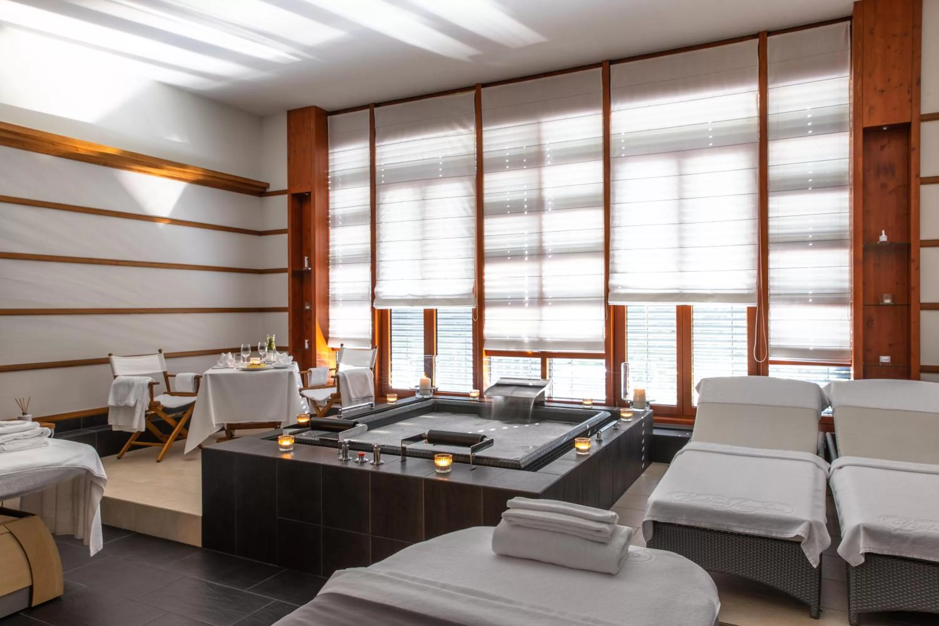 Spa and wellness centre/facilities, Bed in Victoria Jungfrau Grand Hotel & Spa