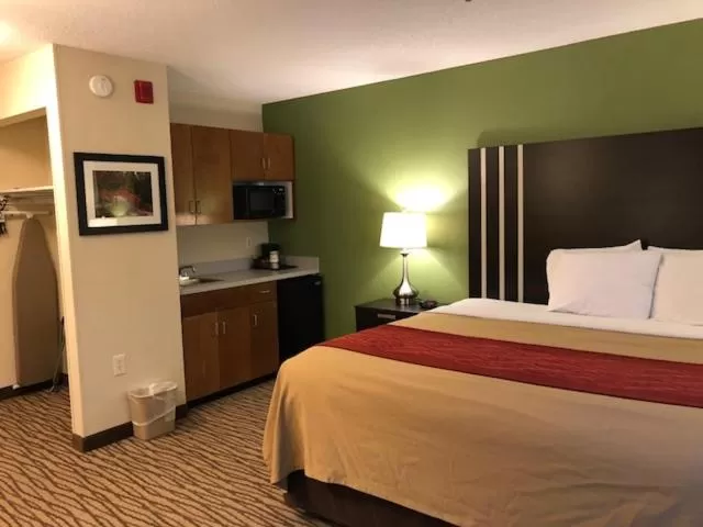 Bed in Inn at Clinton