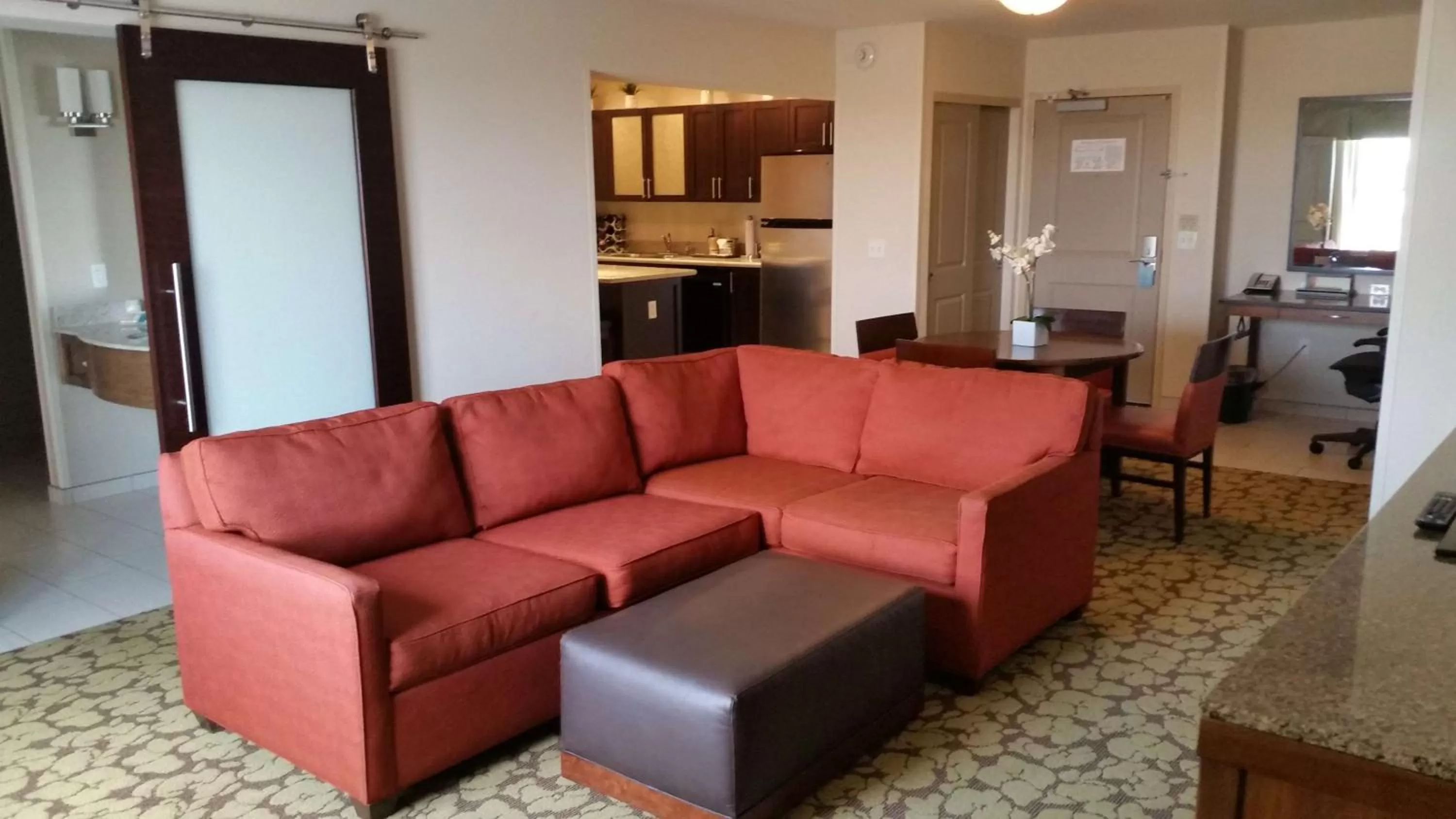 Living room in Hilton Garden Inn Olathe