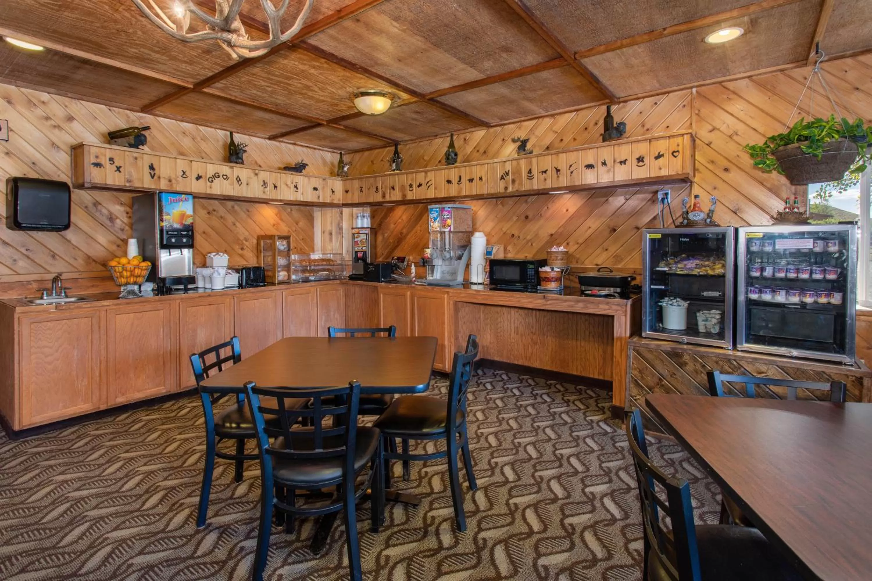 Breakfast in Super 8 by Wyndham Dubois