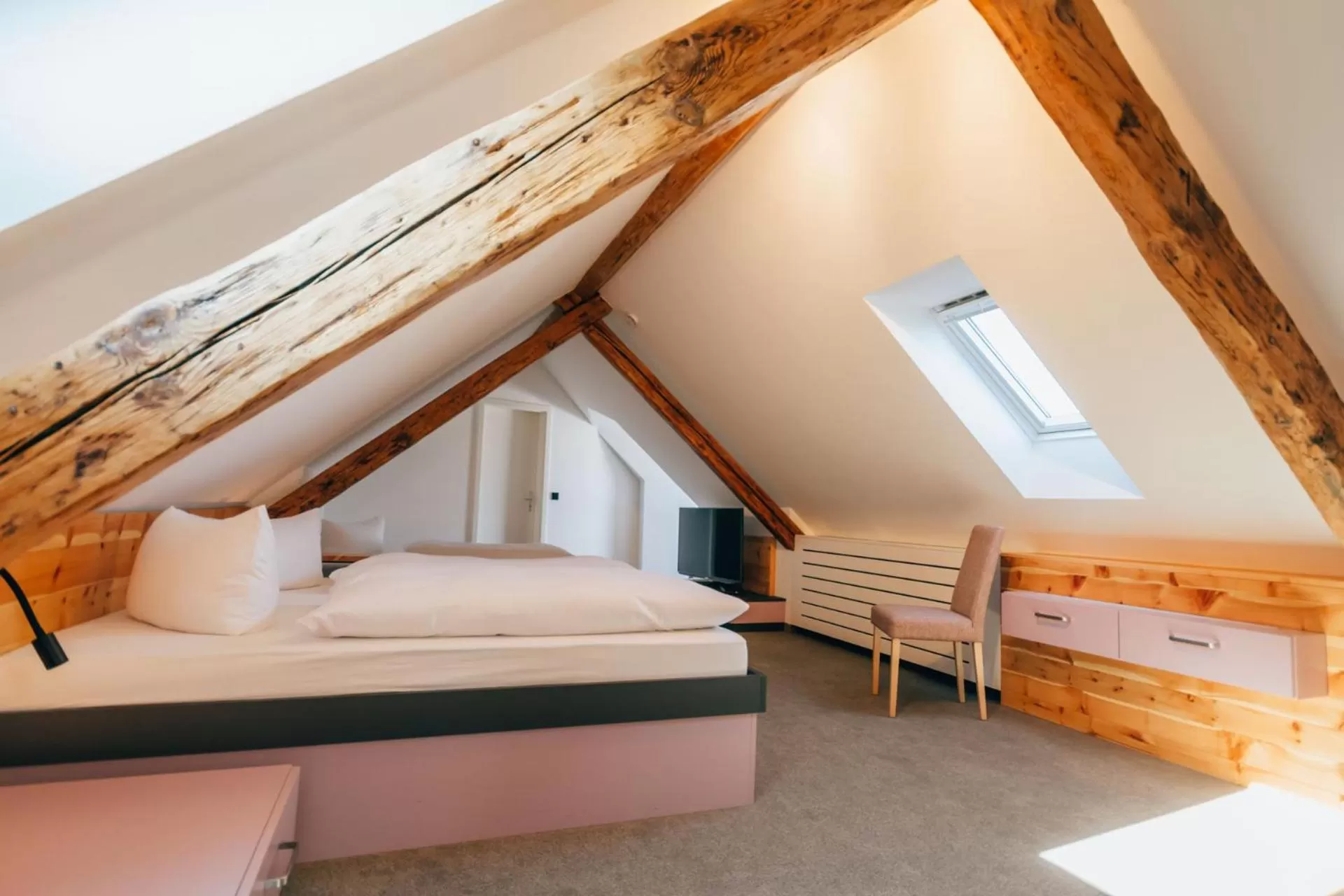 Living room, Bed in Hotel Andres