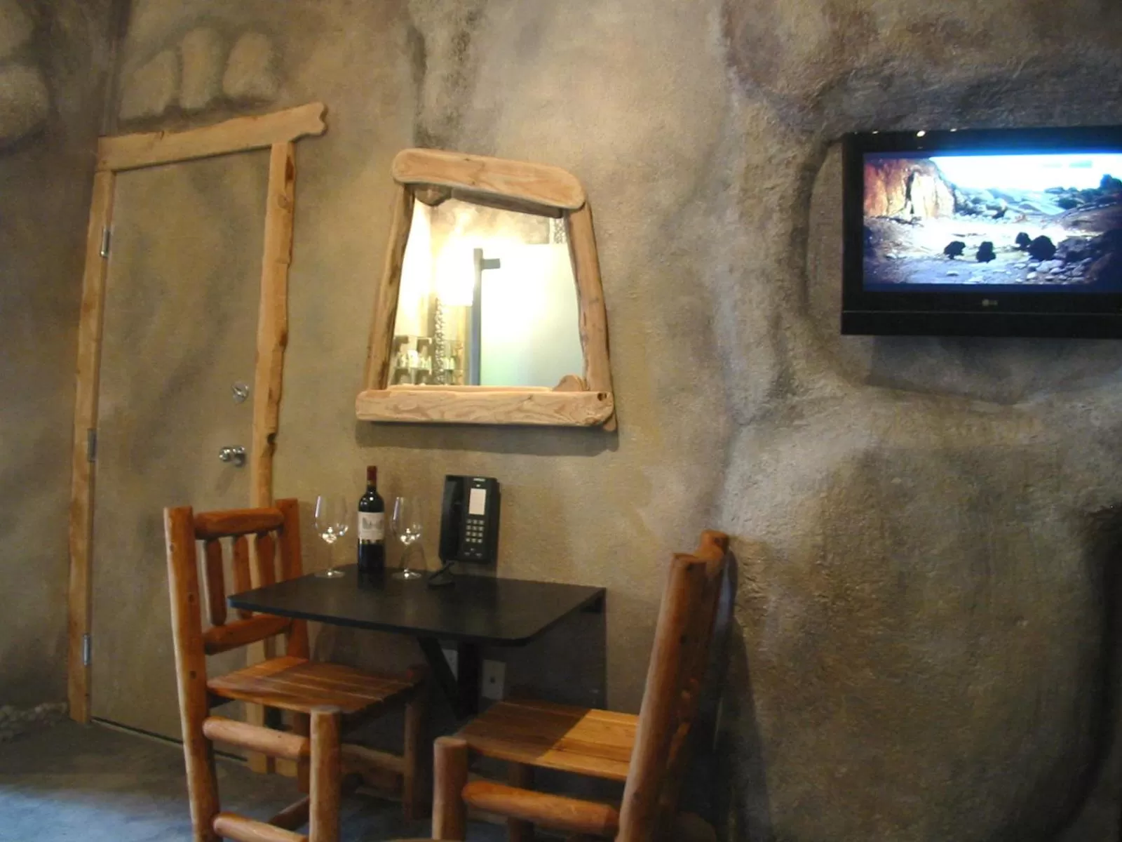 TV and multimedia in The Roxbury