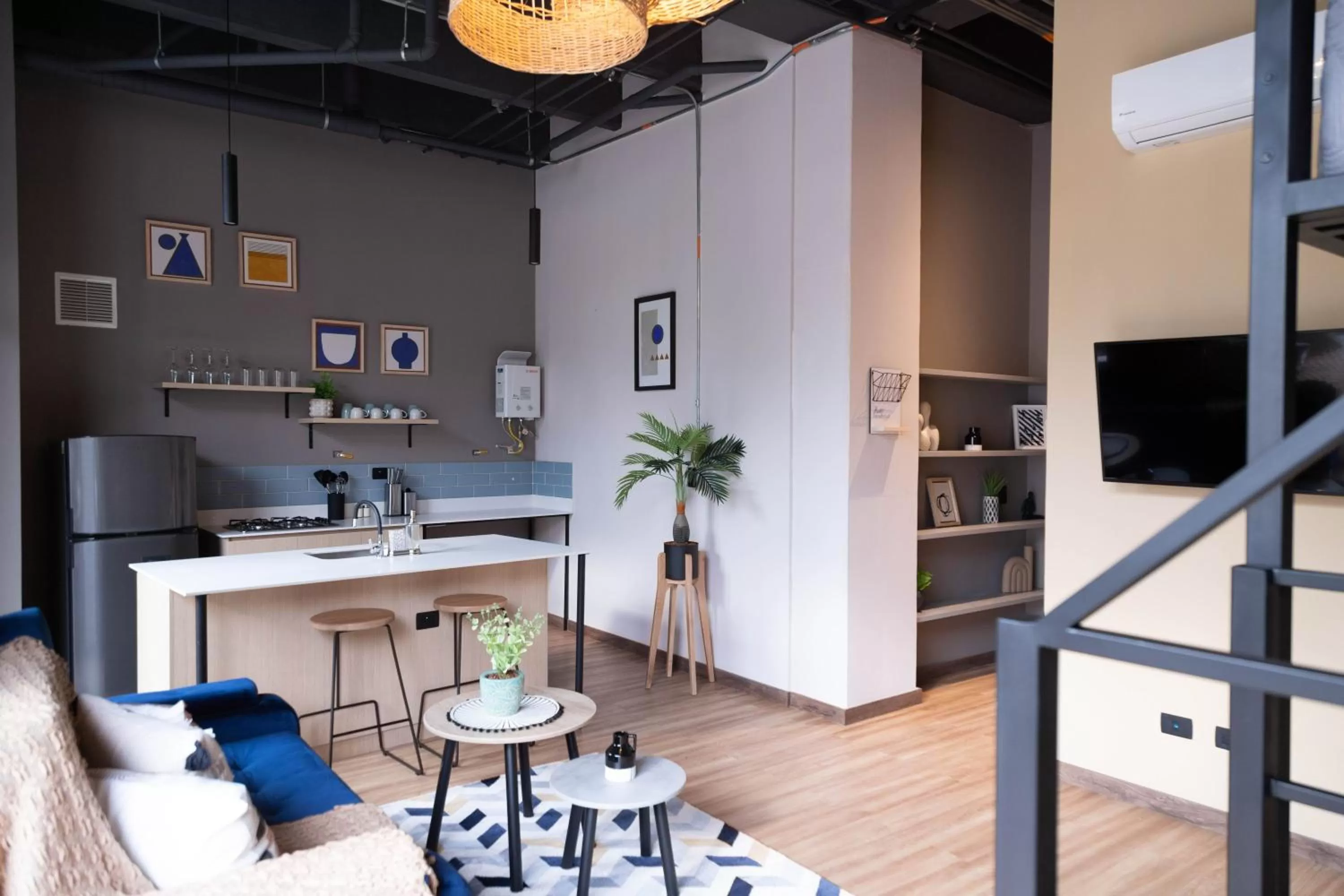 Kitchen or kitchenette in Royal Living Poblado