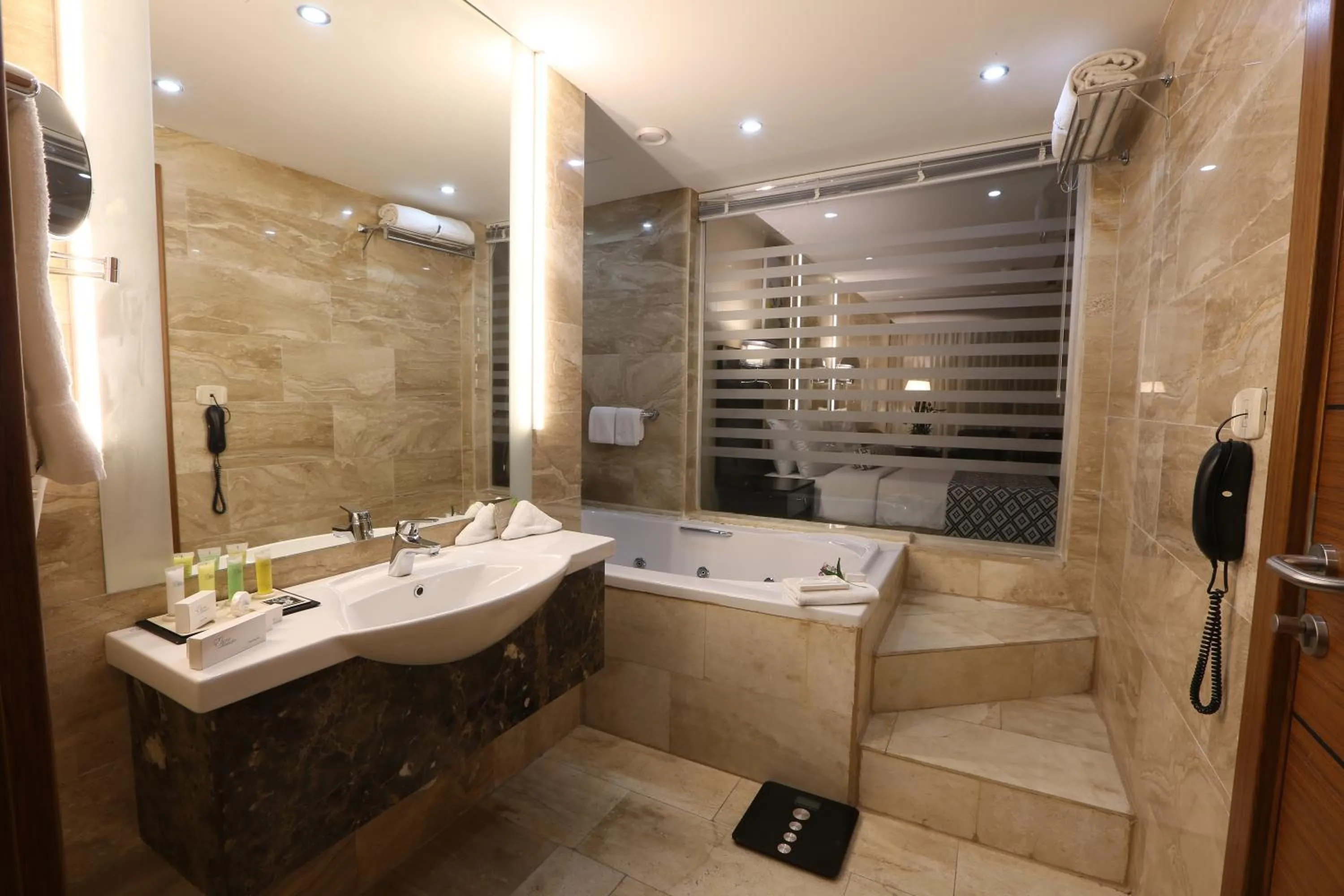 Hot Tub in Olive Tree Amman