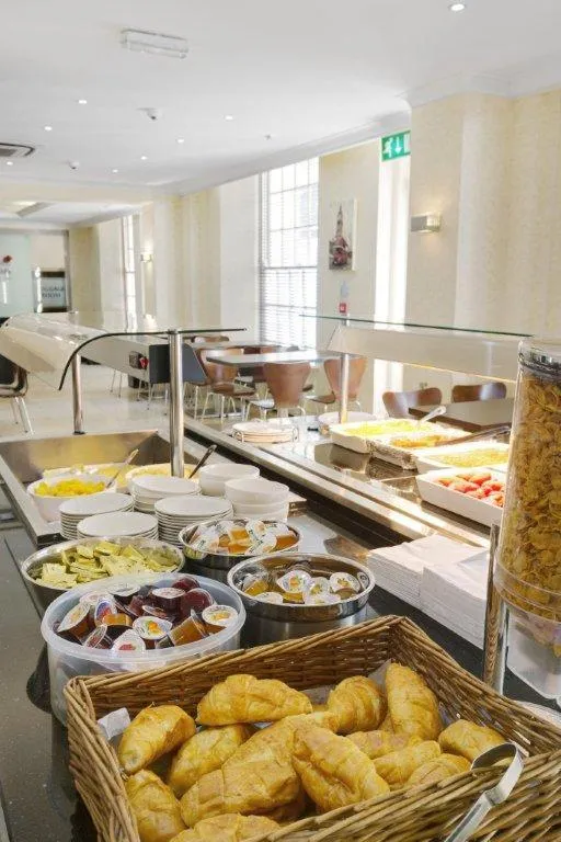 Food in Queens Park Hotel