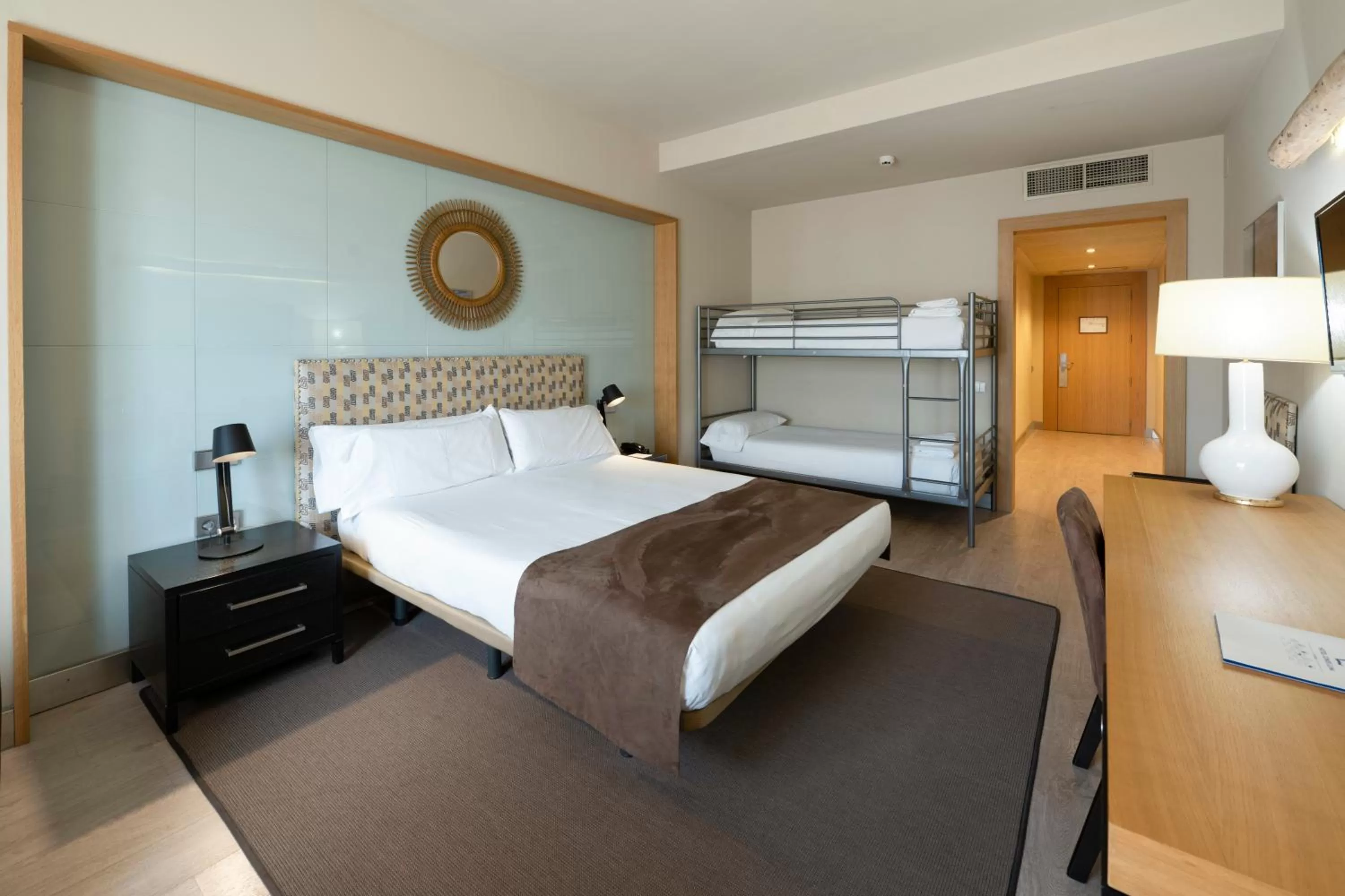 Bedroom, Bed in Barceló León Conde Luna