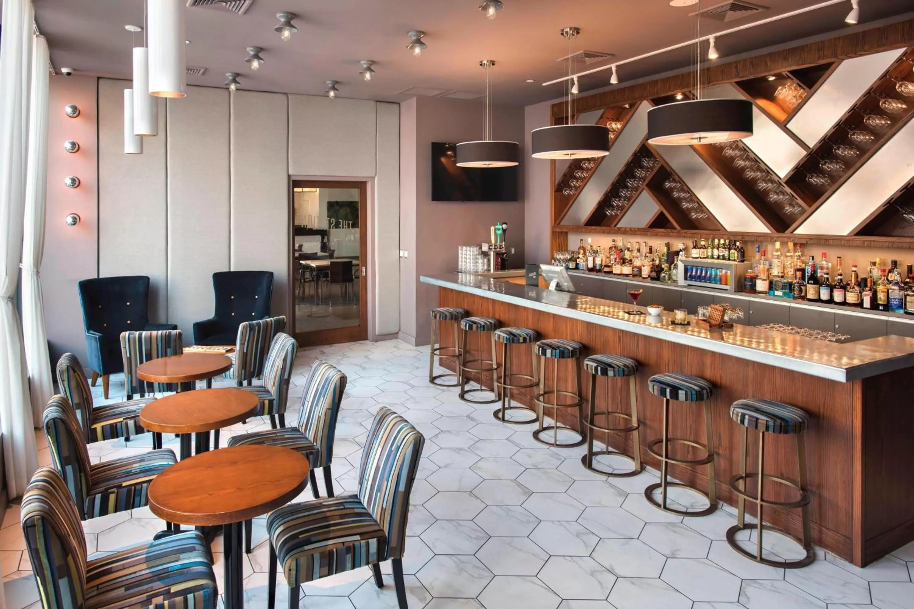 Restaurant/places to eat in Element Harrison-Newark