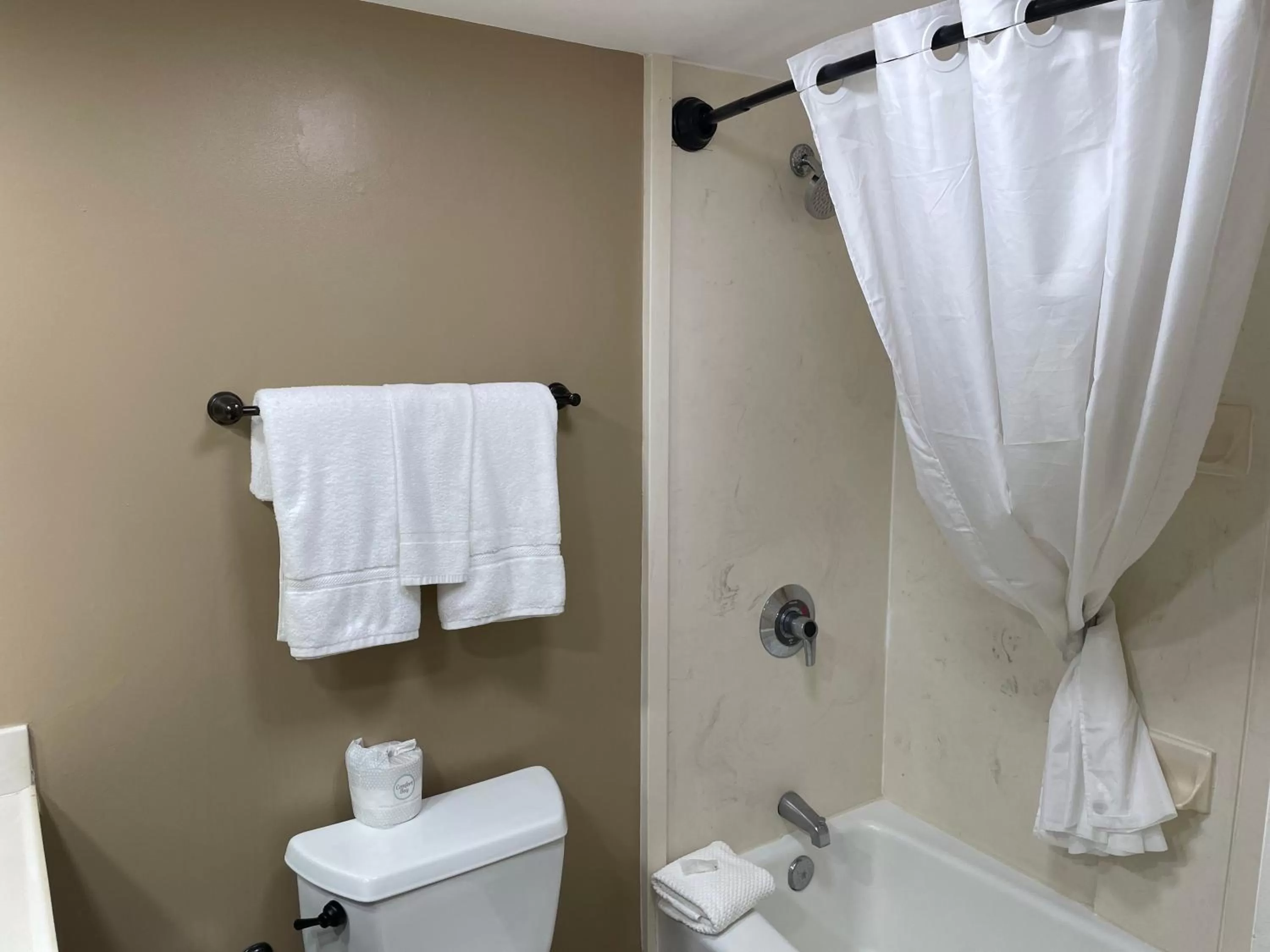 Bathroom in THE PARAGON of Golden Isles