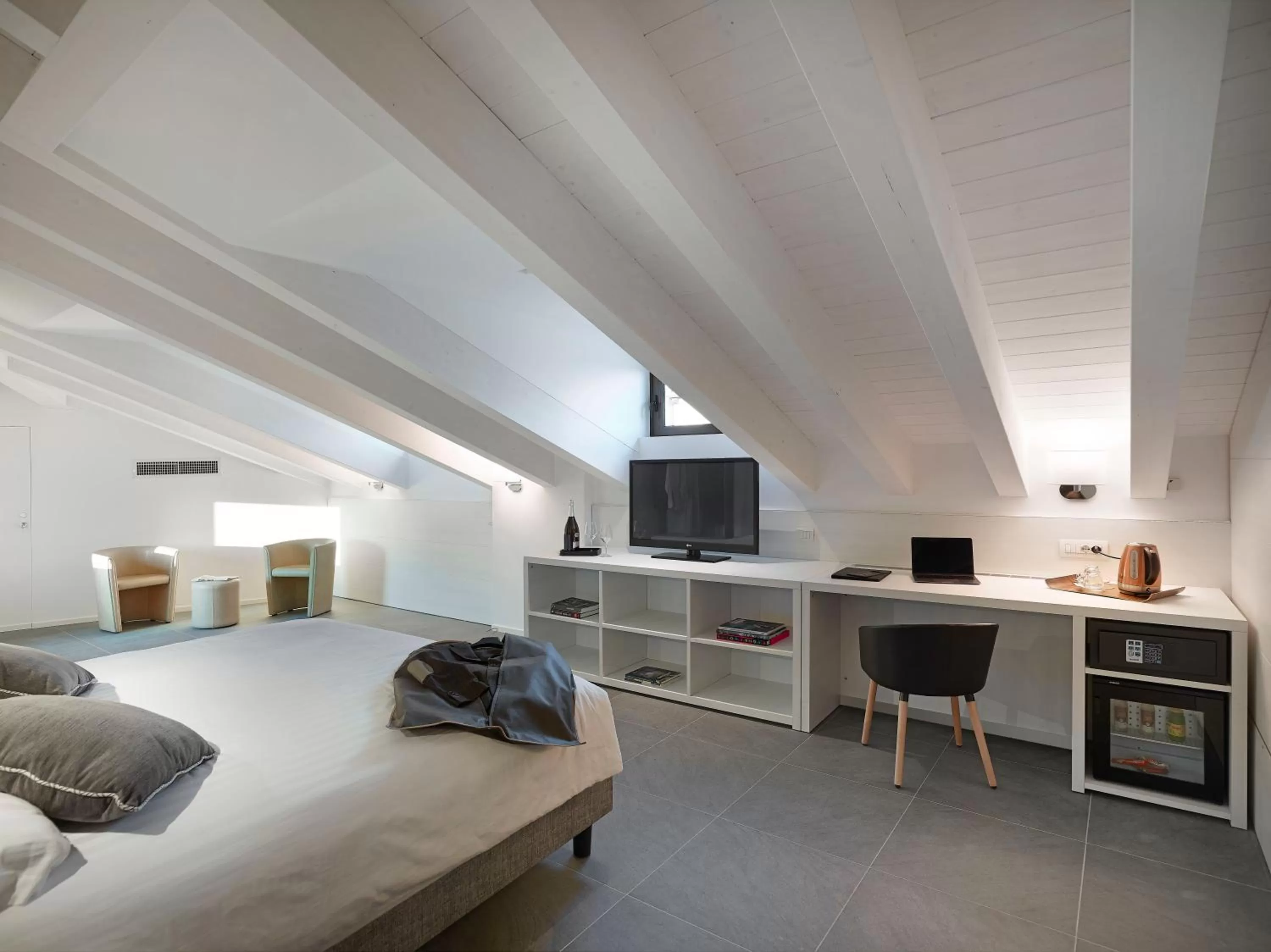 Photo of the whole room, Bed in Boutique Hotel Touring