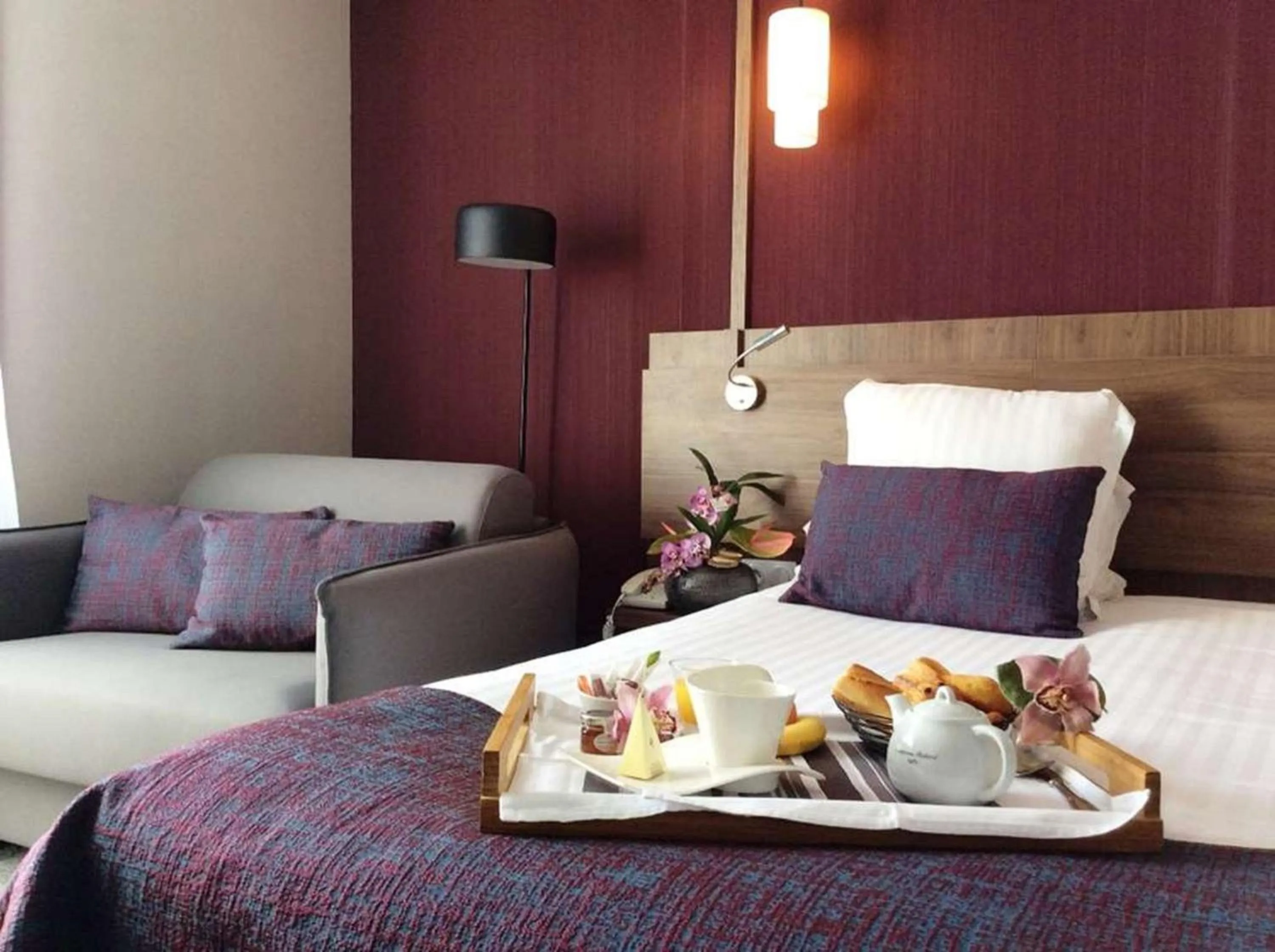 Photo of the whole room, Bed in Best Western Le Duguesclin Hôtel-Restaurant