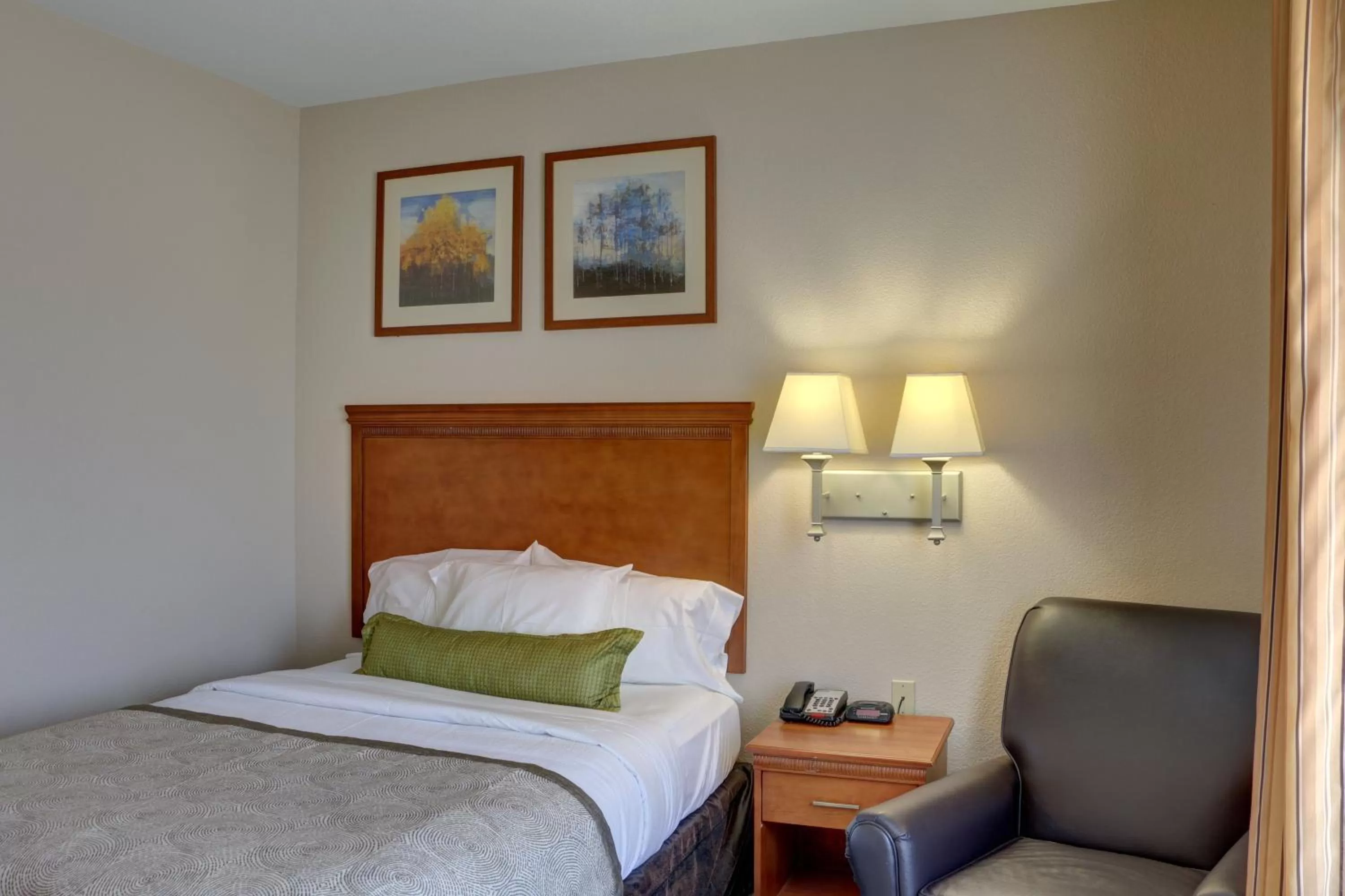 Photo of the whole room, Bed in Candlewood Suites Texarkana by IHG