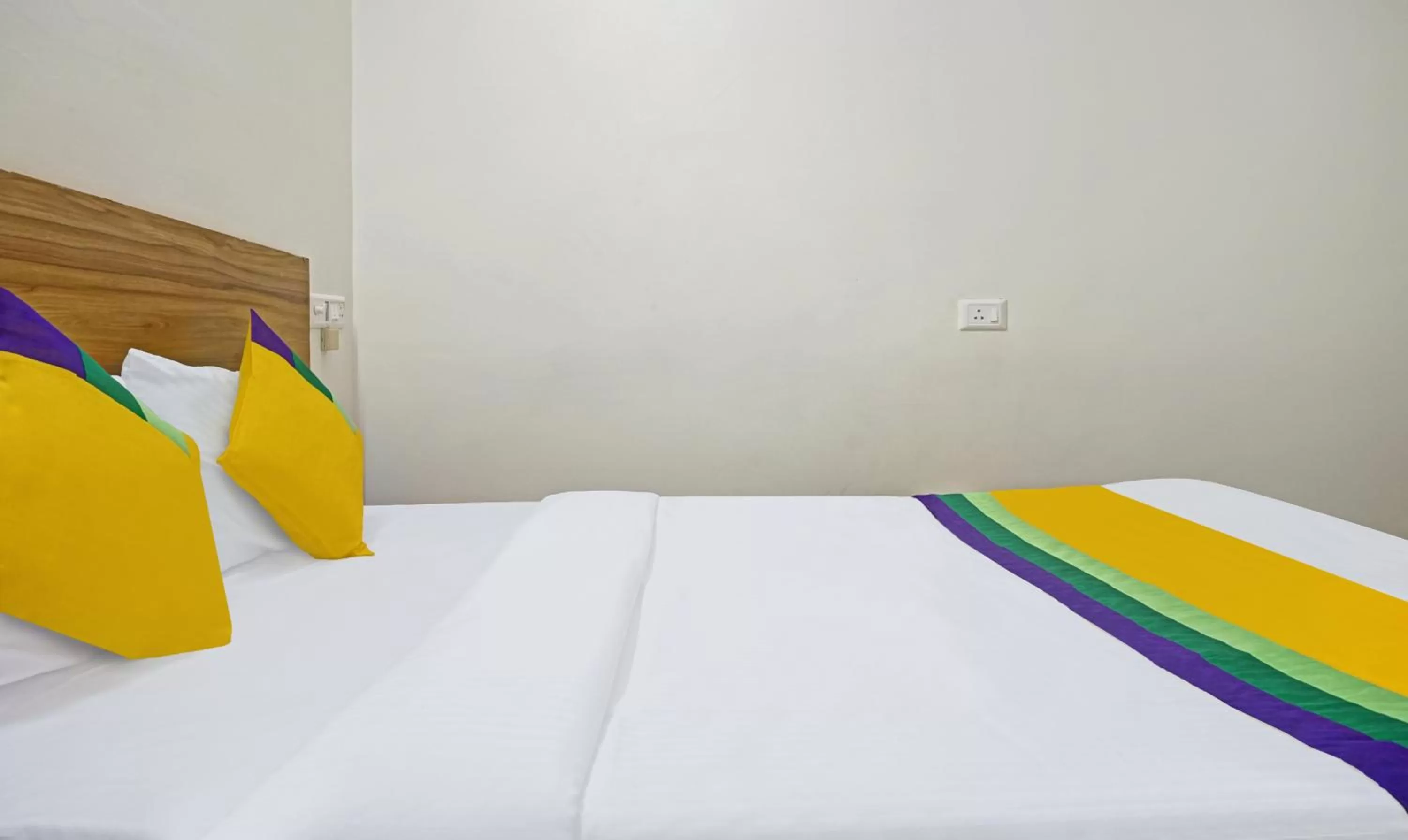 Bedroom, Bed in Itsy Hotels AY Plus Hotels