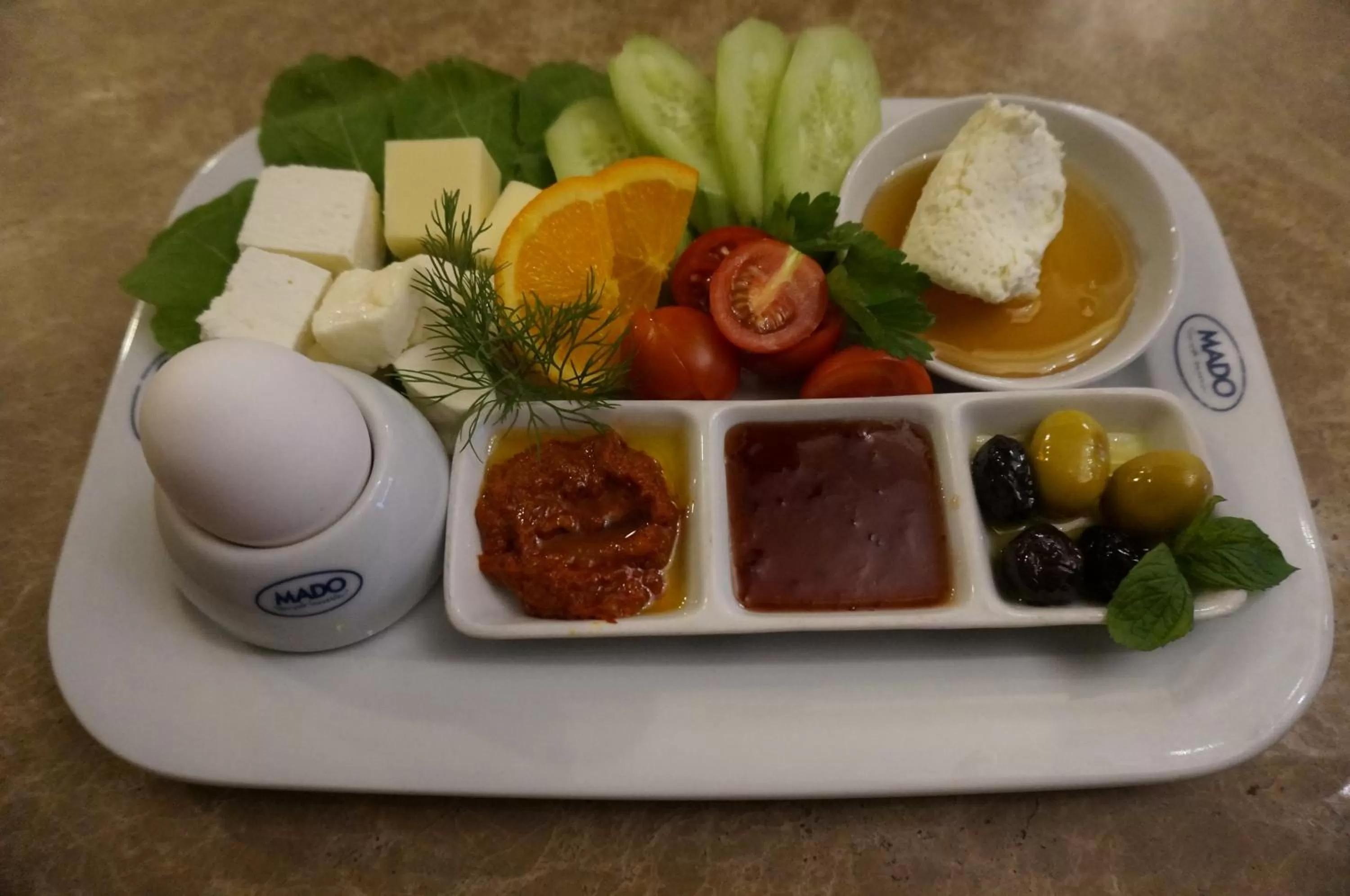 Breakfast in Empire Suite Hotel