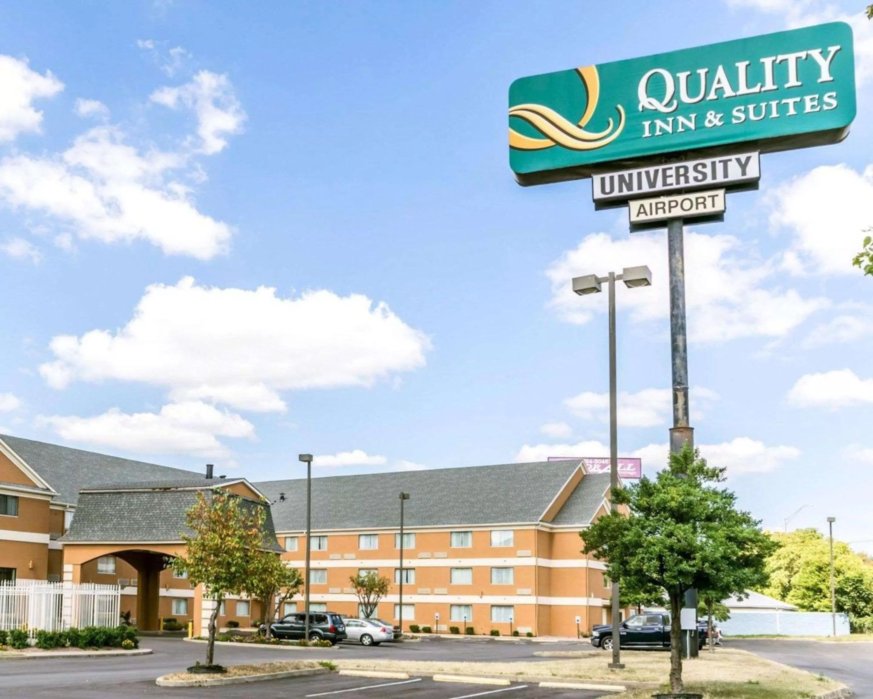 Property building in Quality Inn & Suites University-Airport