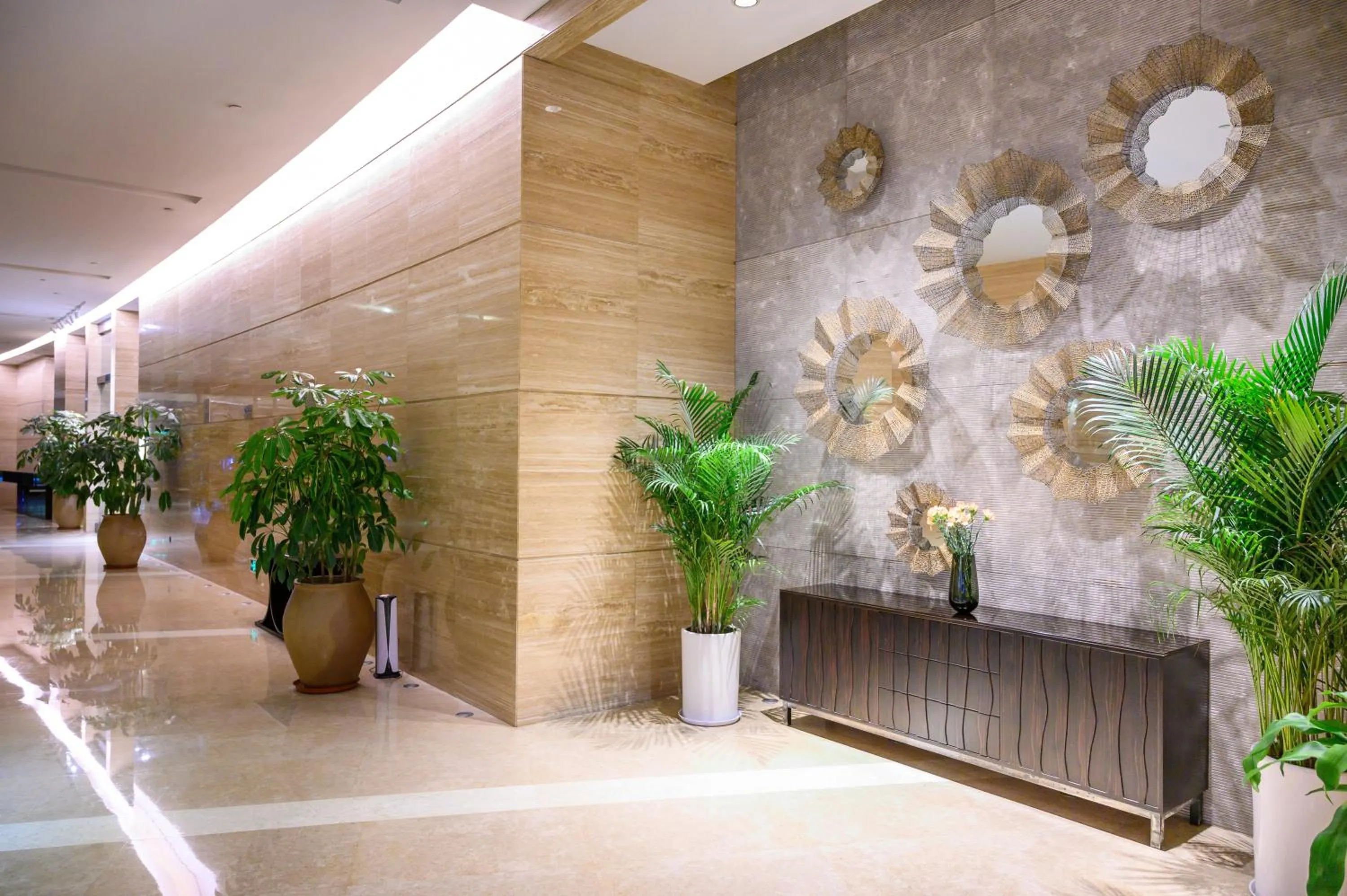 Lobby or reception in Crowne Plaza Huizhou by IHG