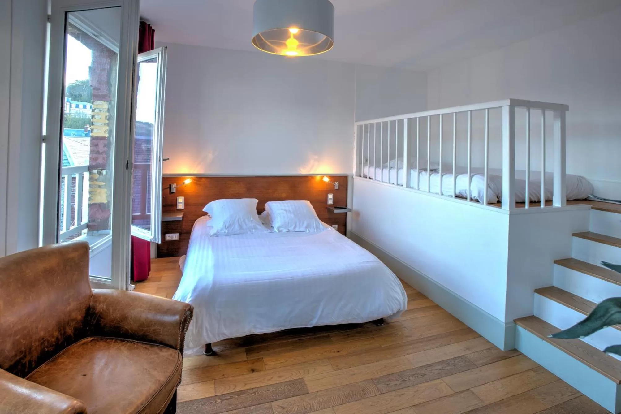 Photo of the whole room, Bed in Hotel Le Rayon Vert