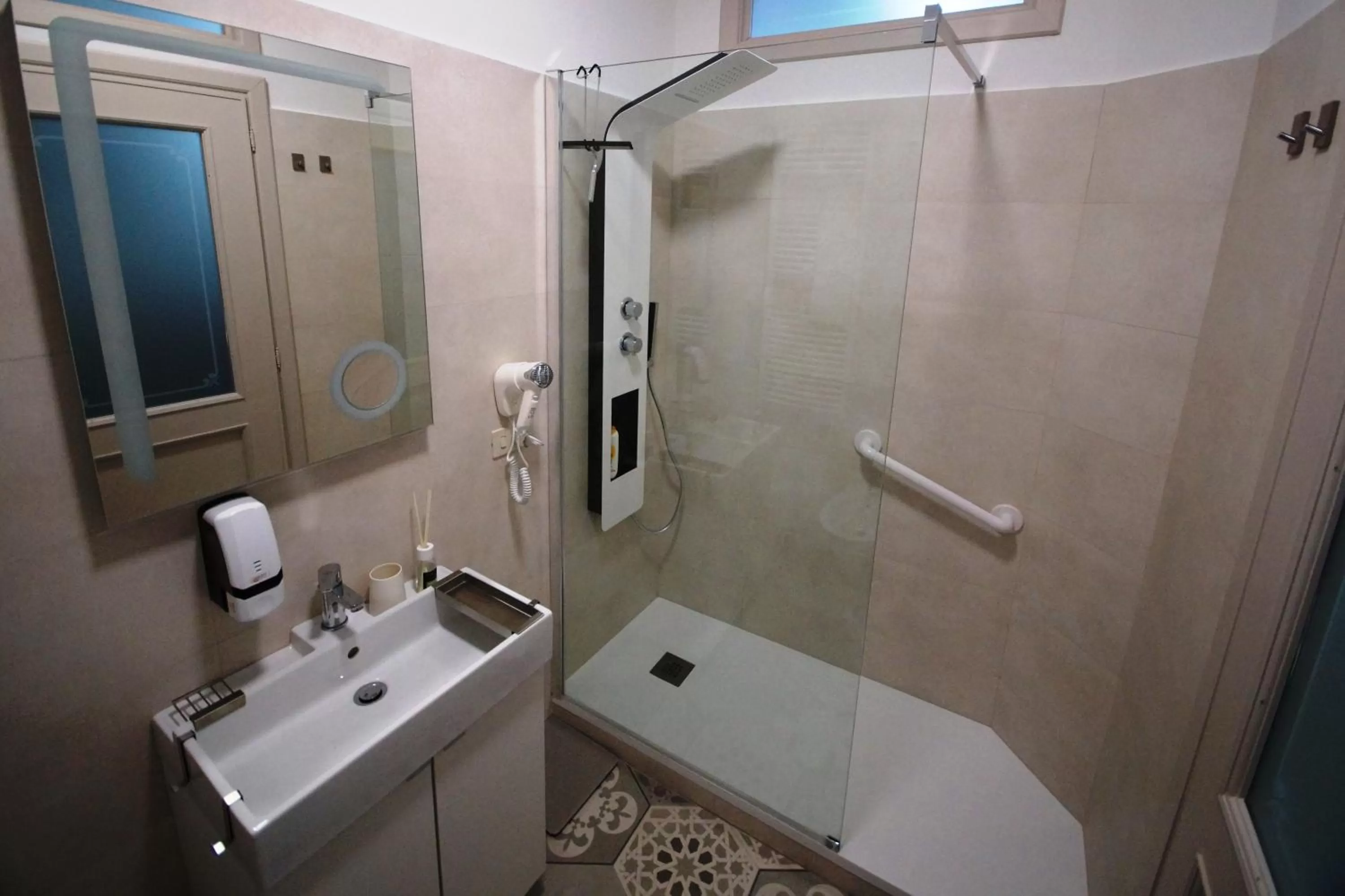 Shower in B&b Sant'Agata