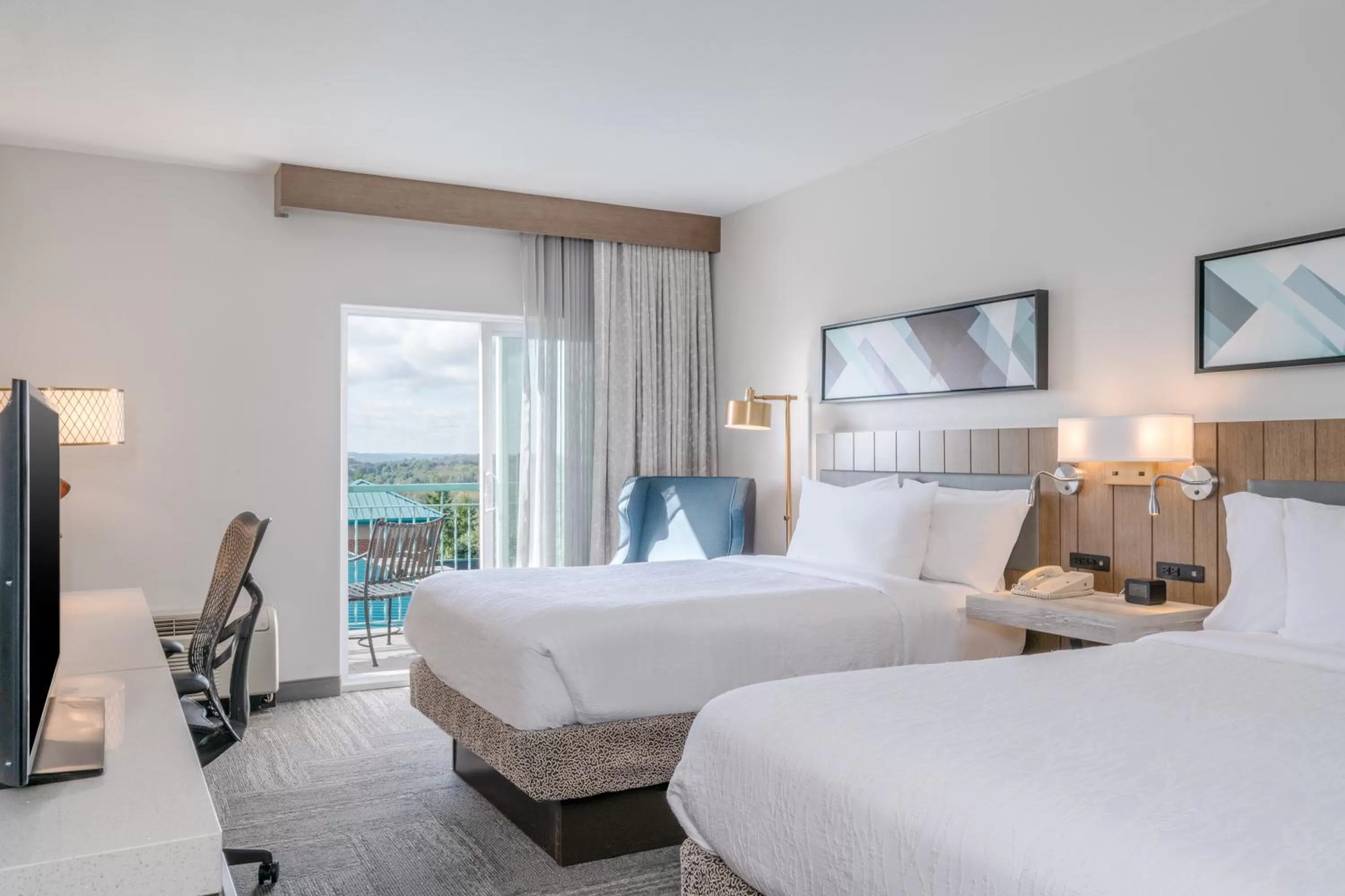 Bed in Hilton Garden Inn Pittsburgh/Southpointe