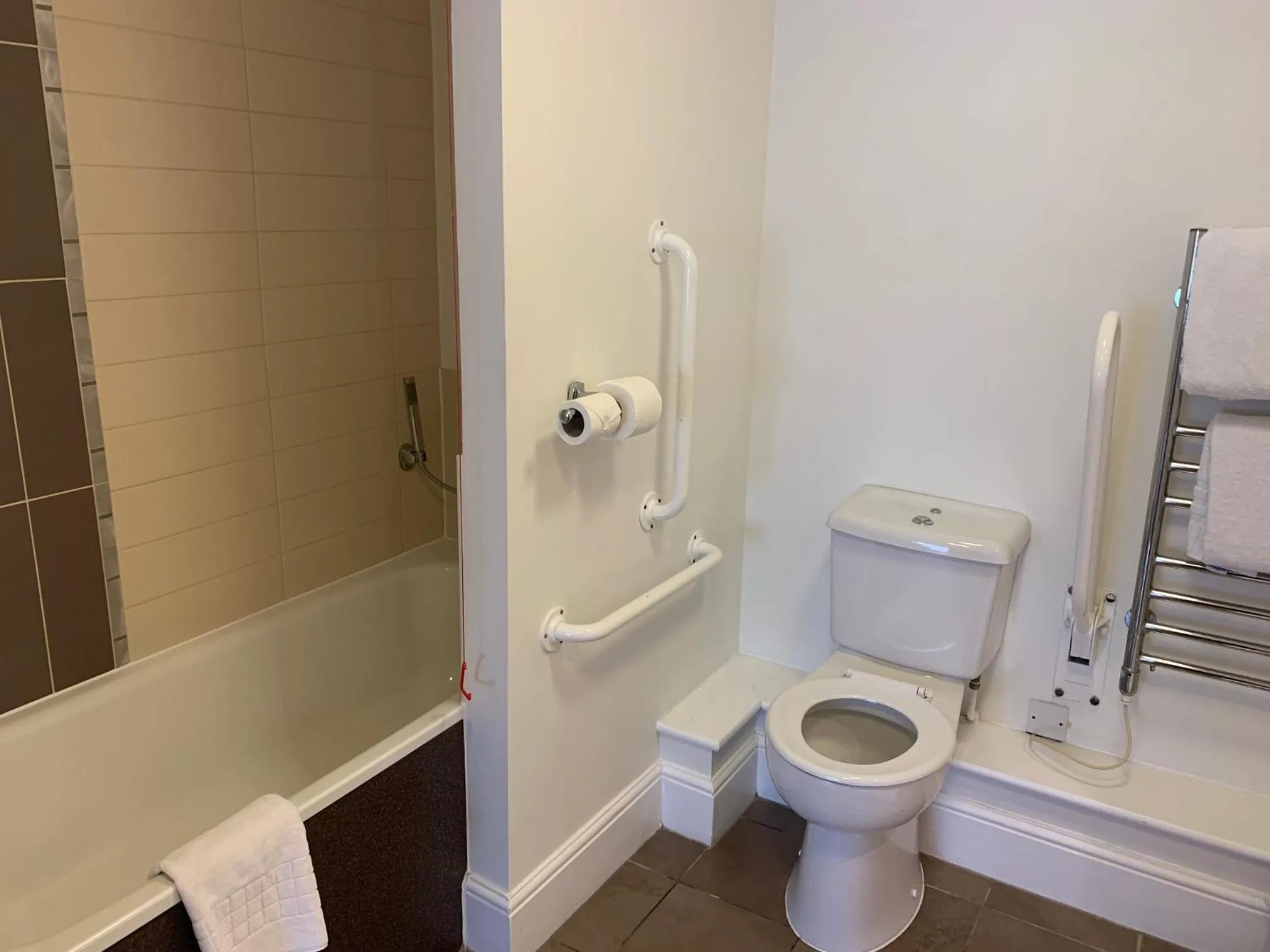 Facility for disabled guests in Kings Arms Hotel