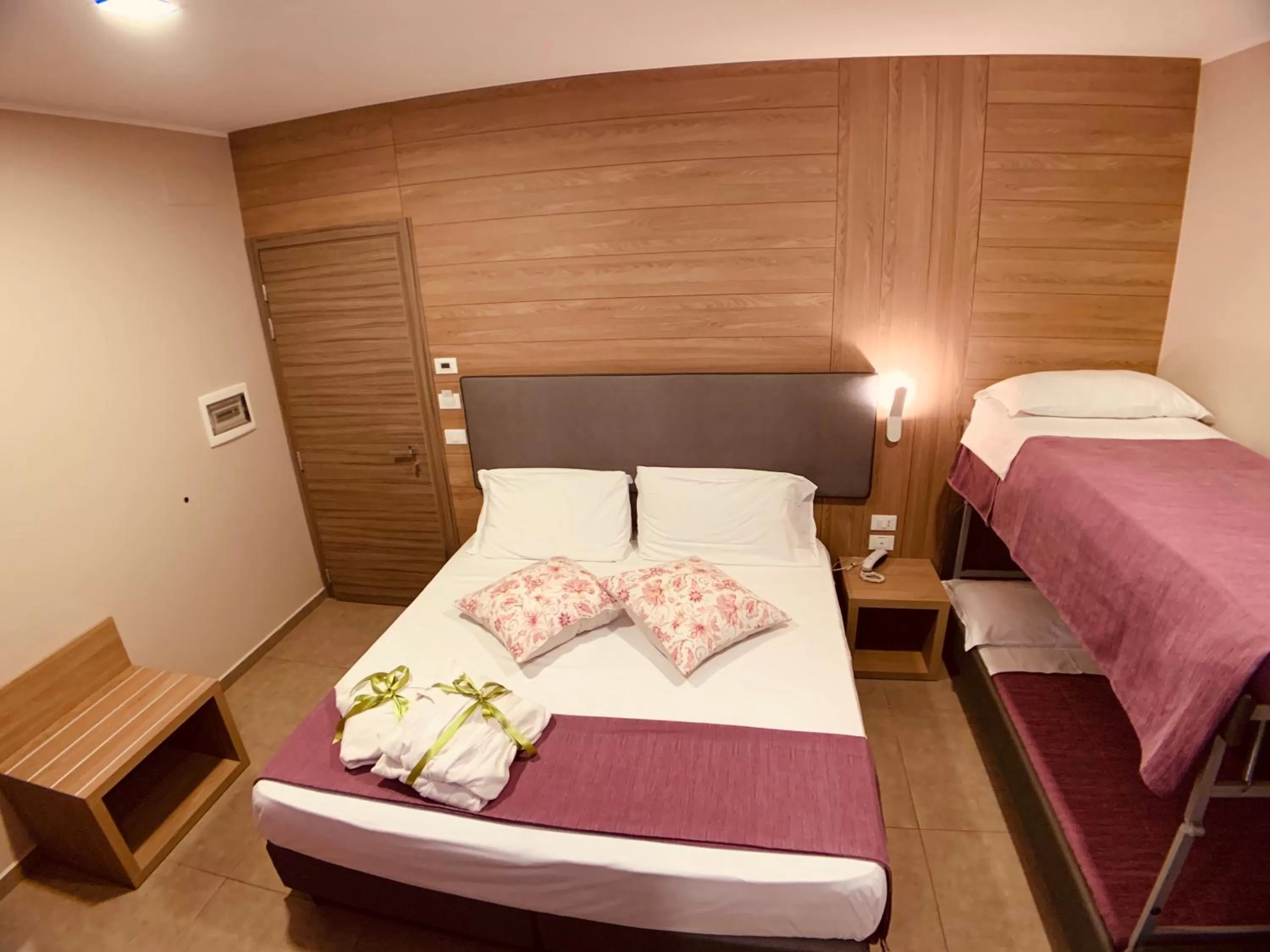 Photo of the whole room, Bed in Hotel Smeraldo