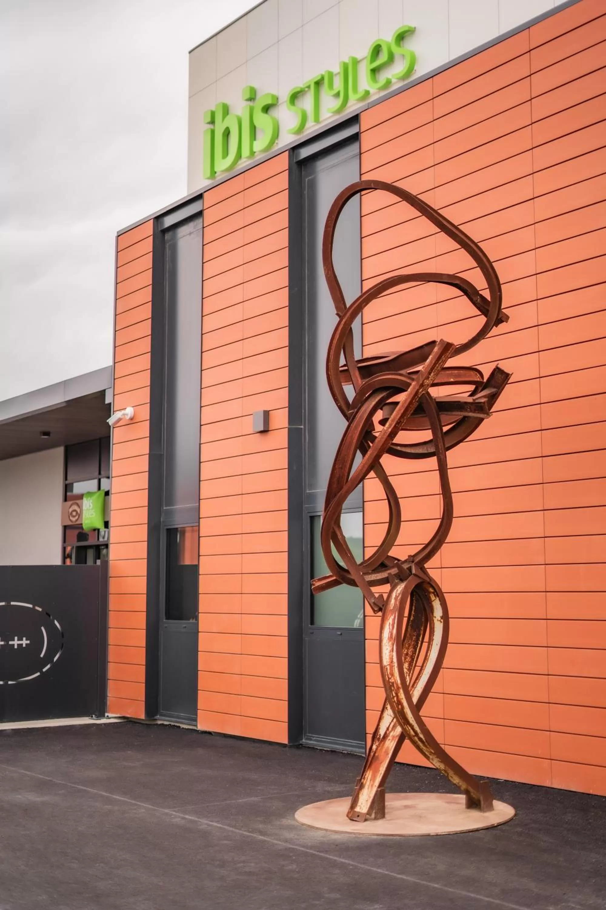 Facade/entrance in ibis Styles Castelnaudary