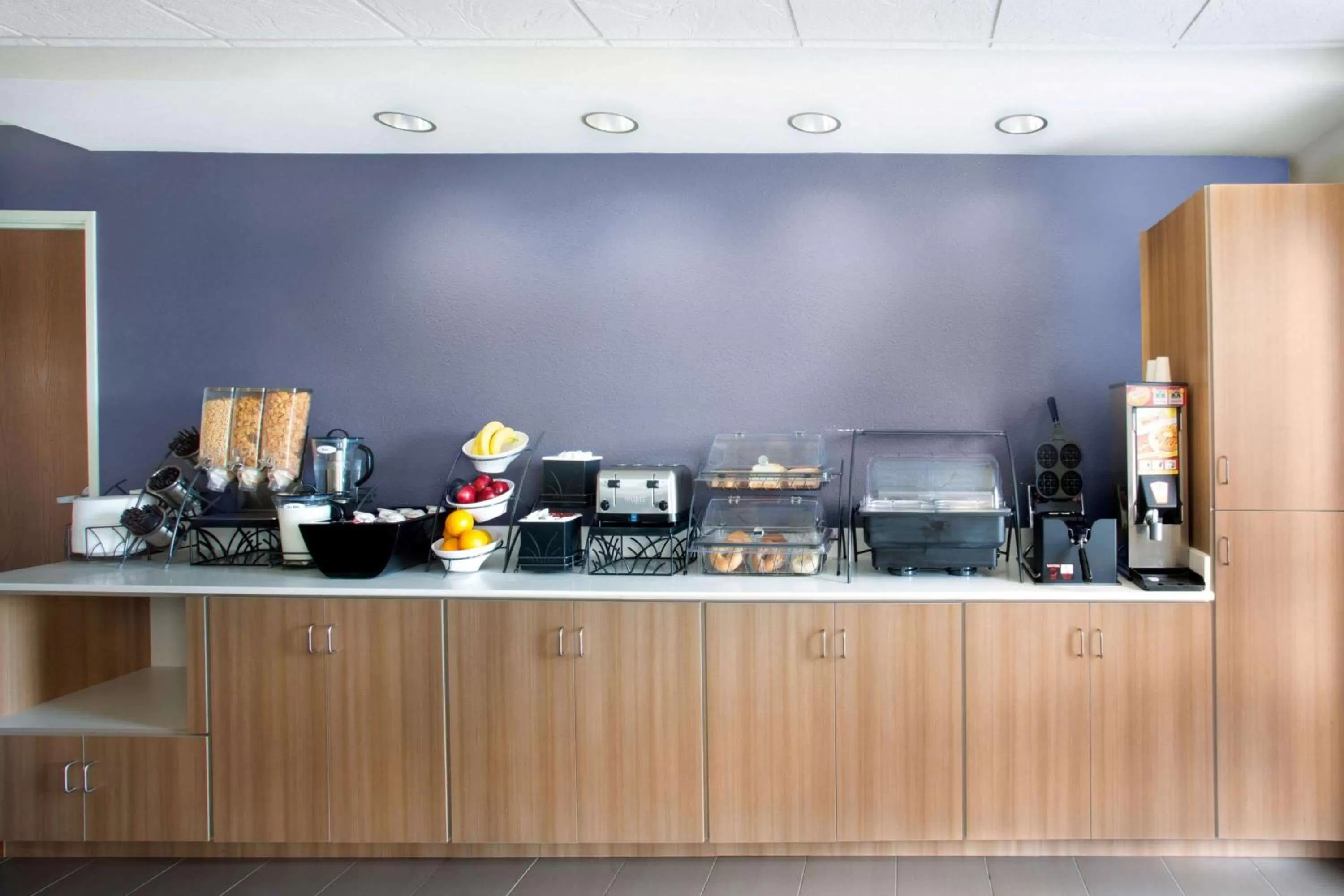 Restaurant/places to eat in Microtel Inn & Suites by Wyndham Vernal/Naples