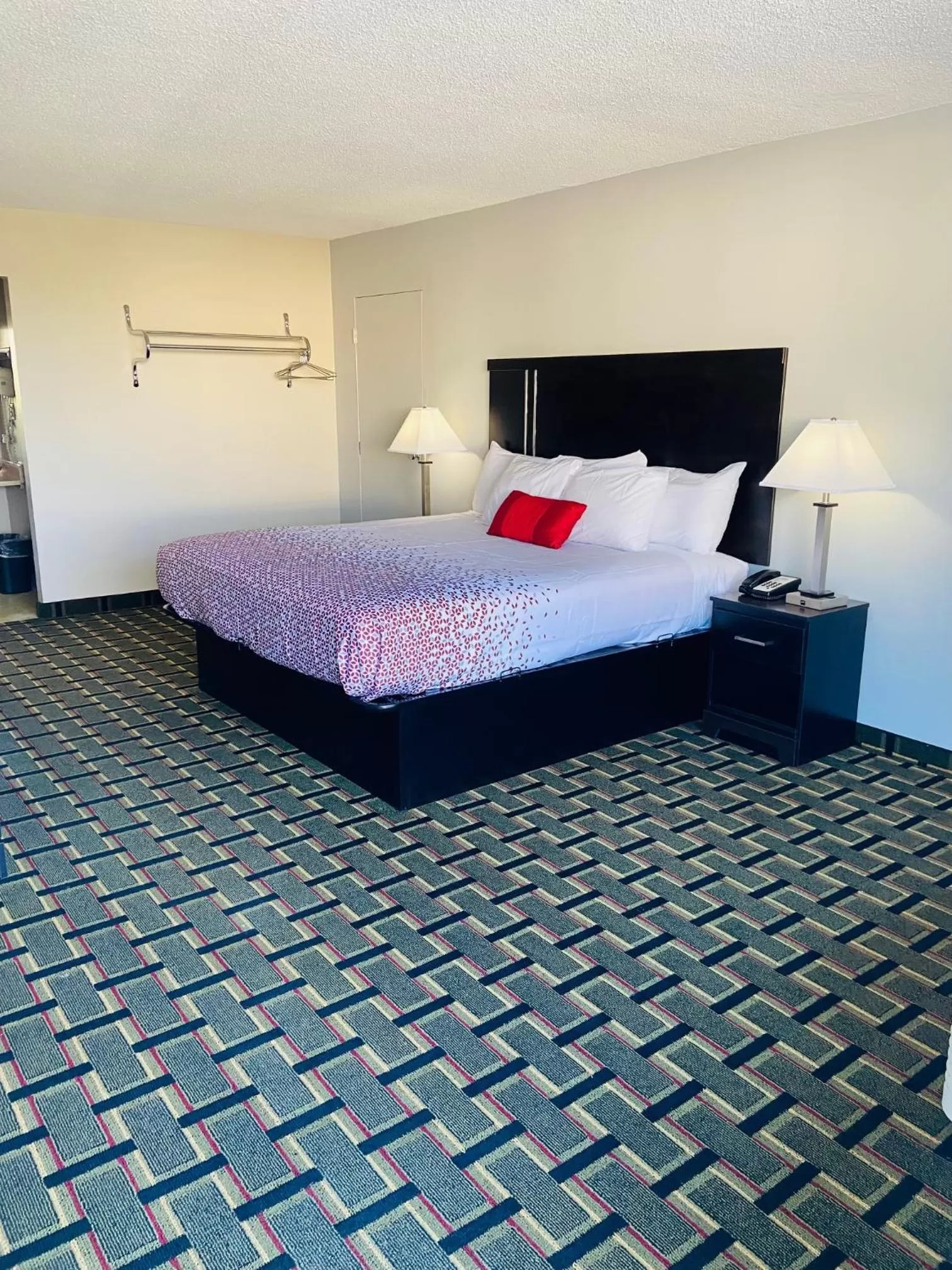 Bed in Econo Lodge Clemson - University Area