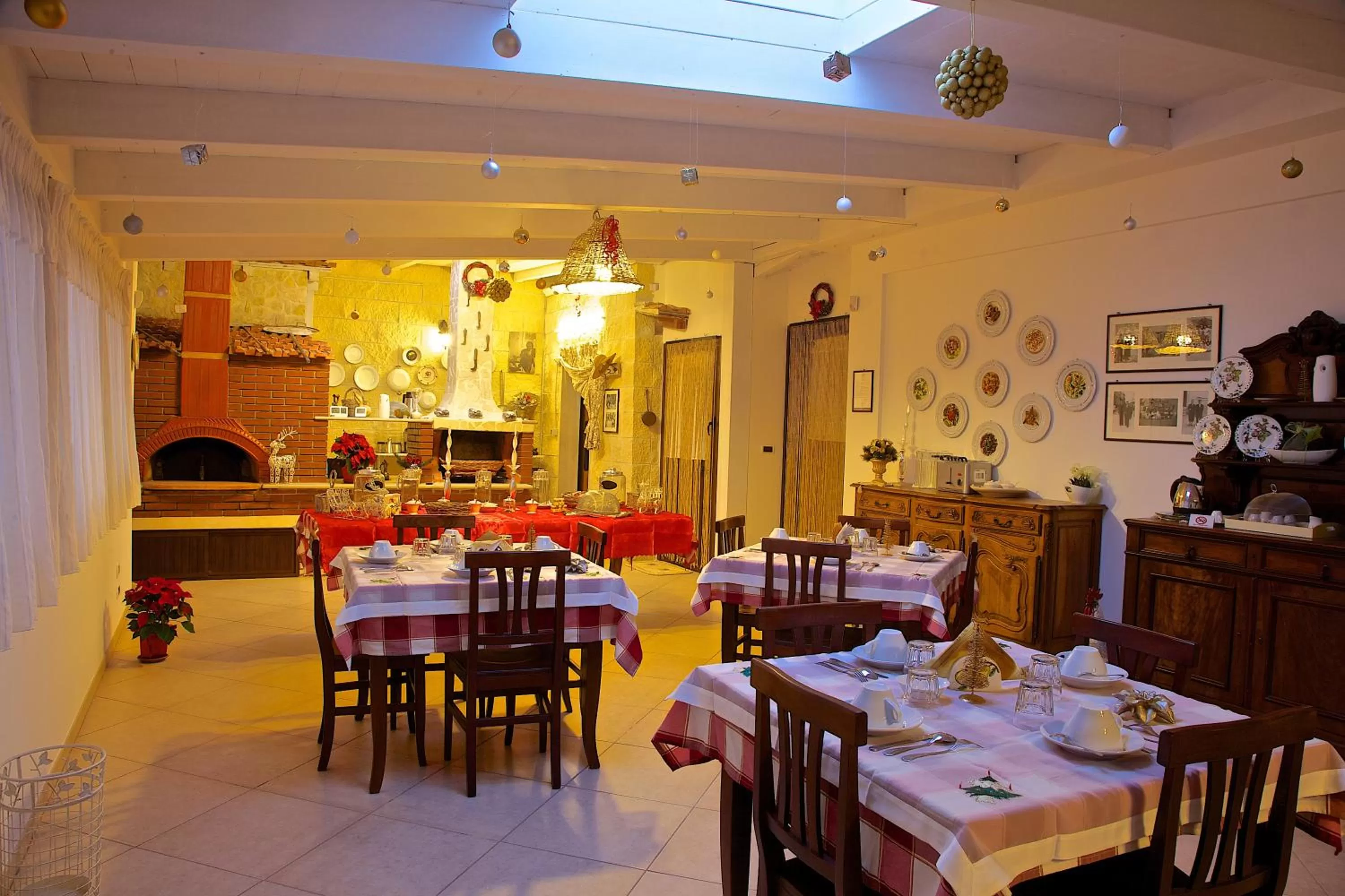 Restaurant/places to eat in B&B Barletta Acasamia con Parcheggio Privato