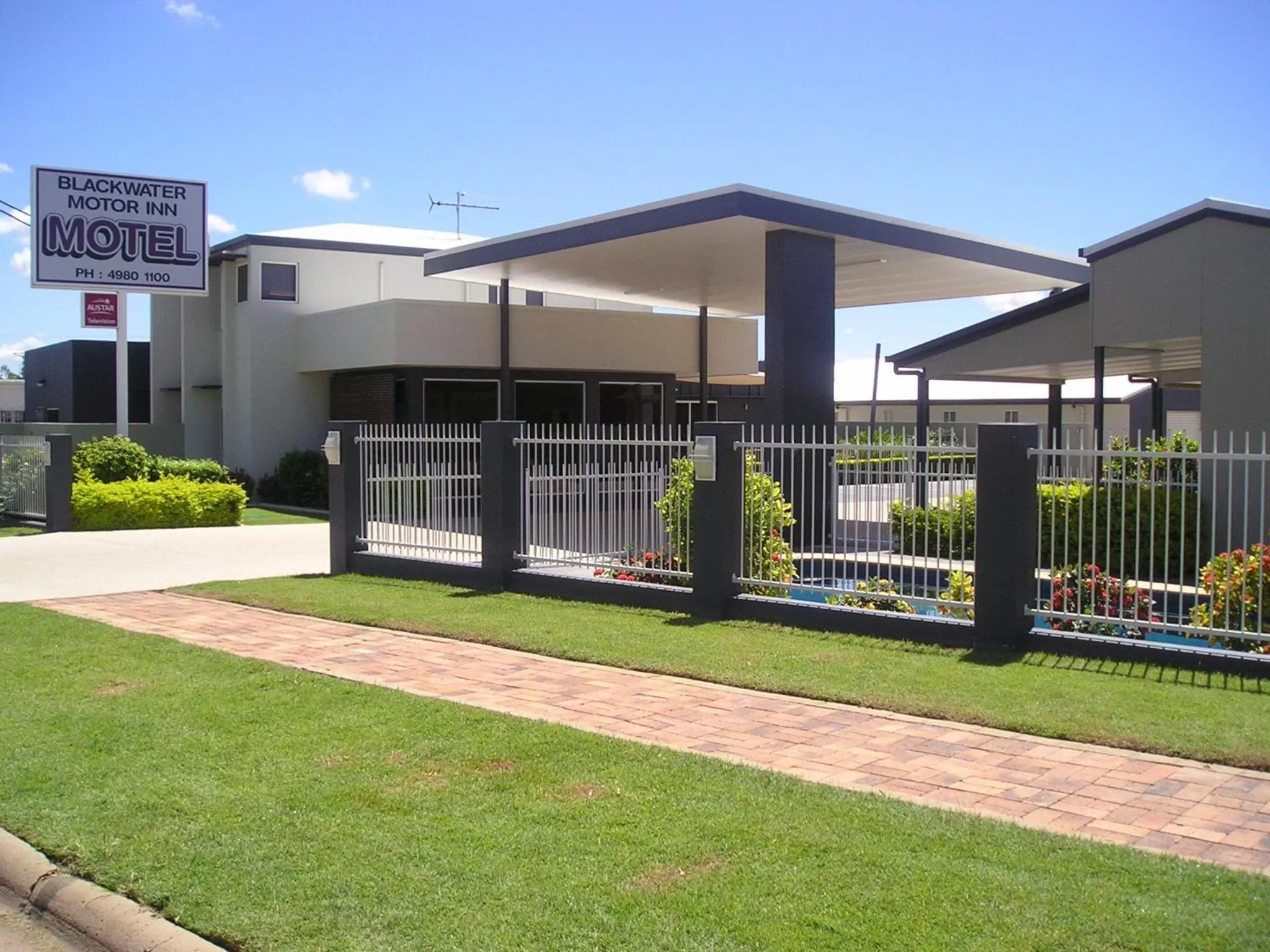 Facade/entrance in Blackwater Motor Inn