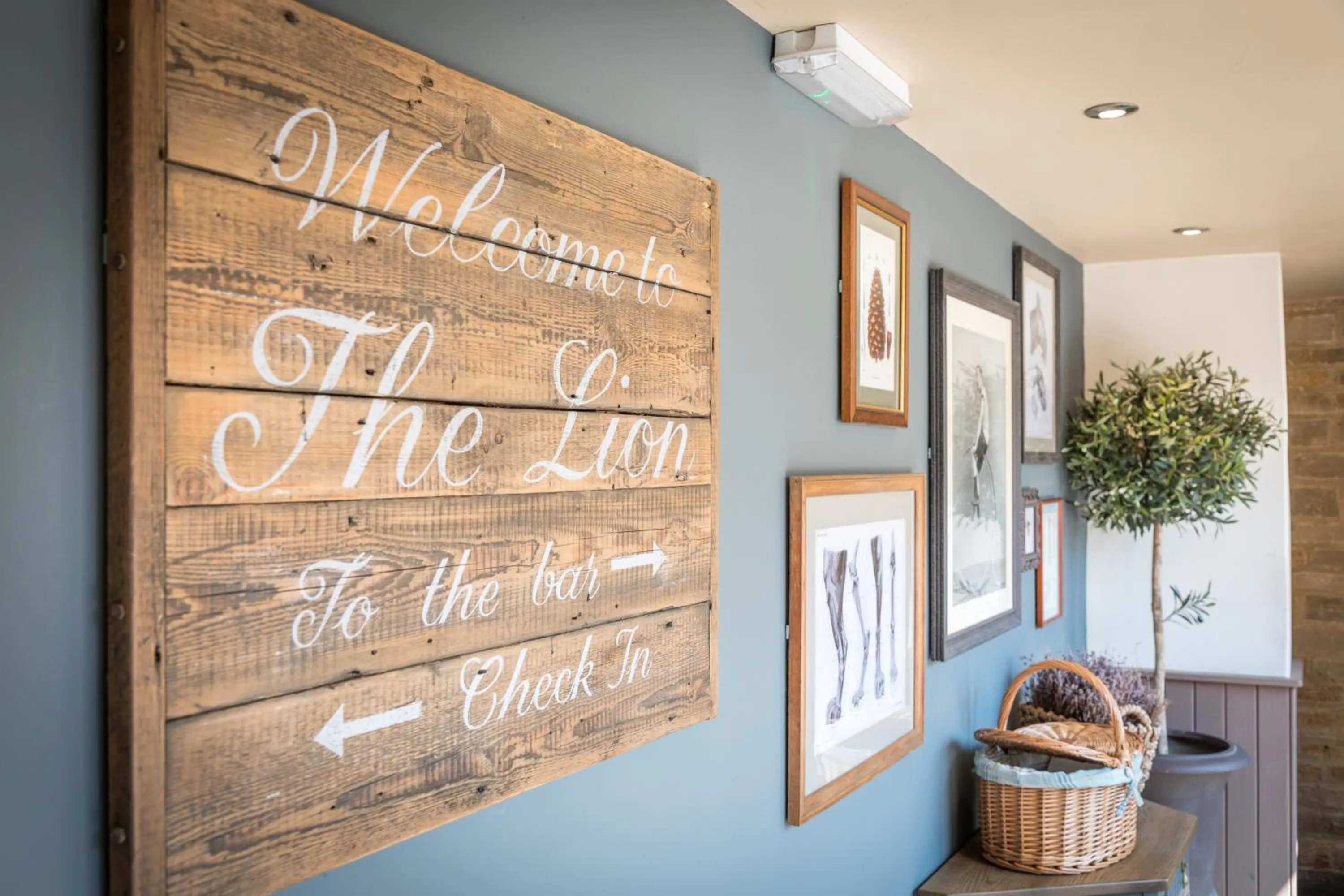 Decorative detail in The Lion Bicester