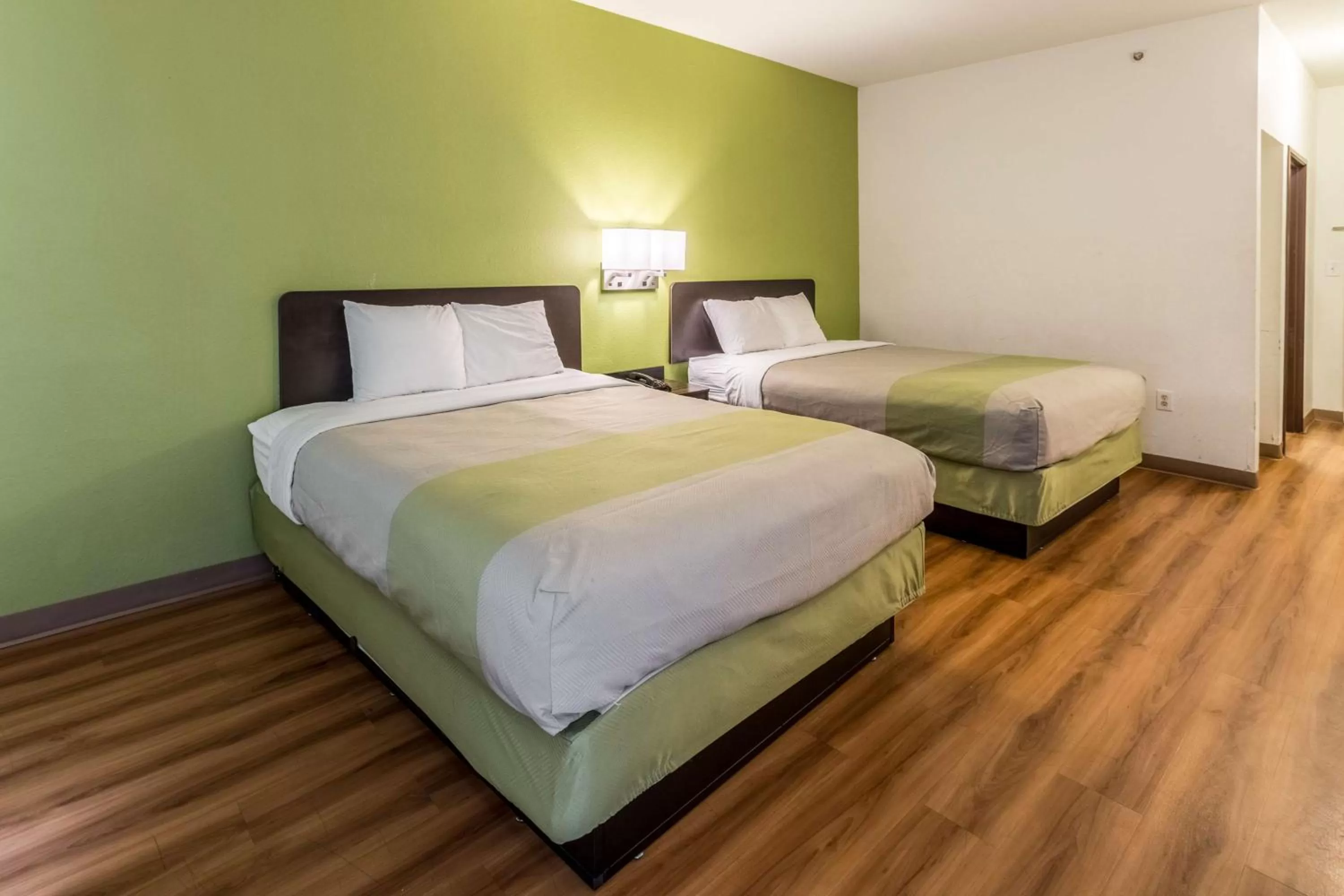 Photo of the whole room, Bed in Motel 6-North Richland Hills, TX - NE Fort Worth