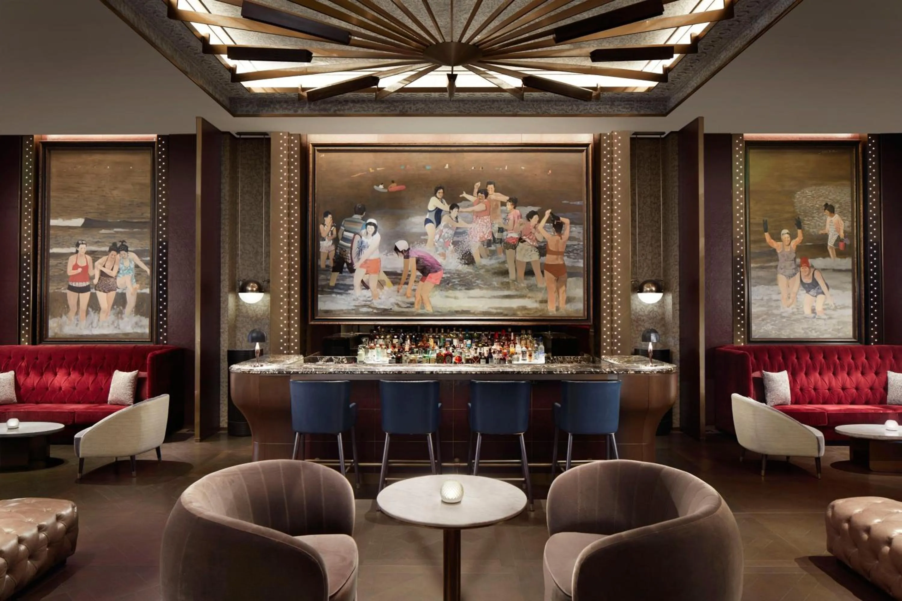Lounge or bar in The St. Regis Qingdao