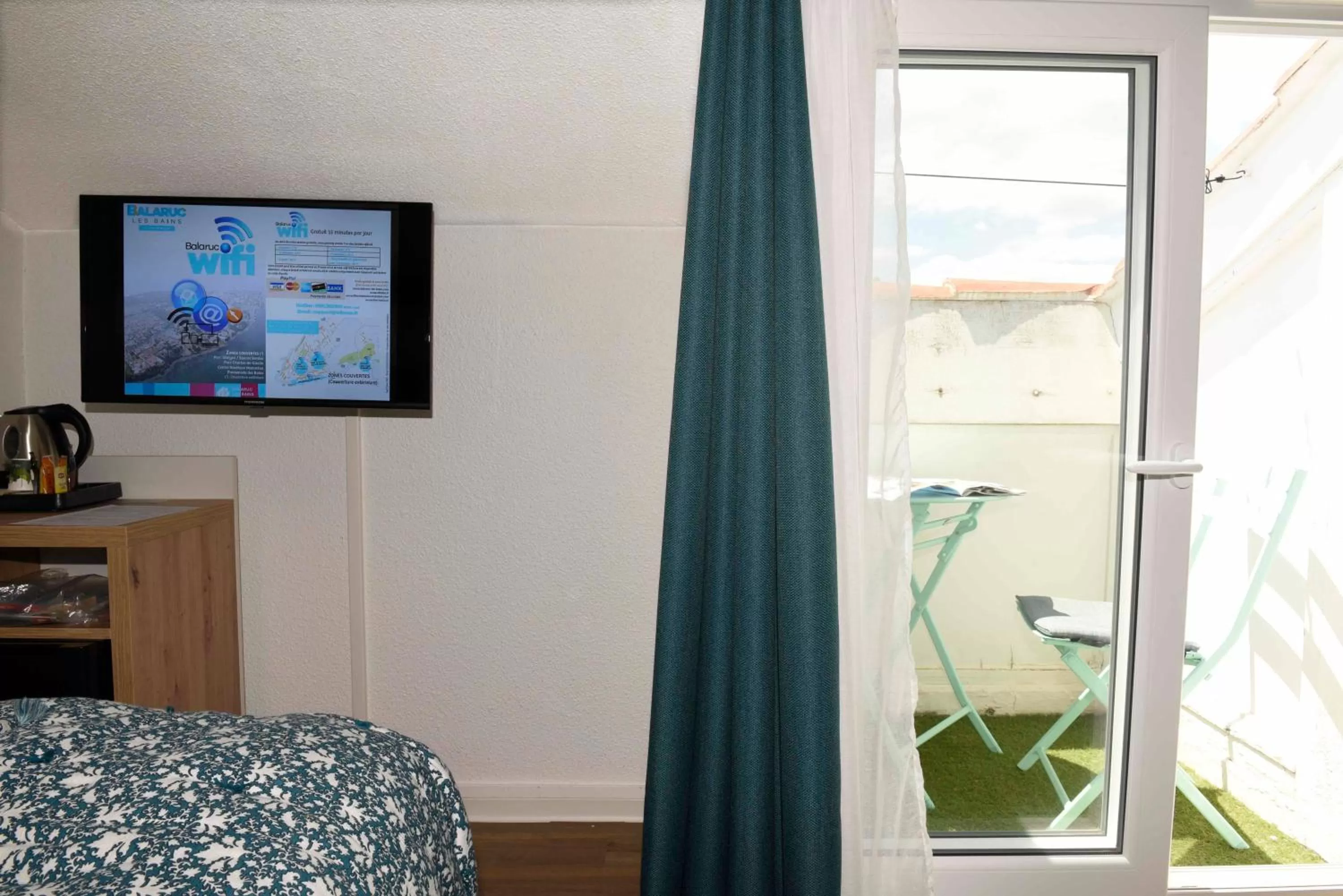 TV and multimedia in Azur Hôtel