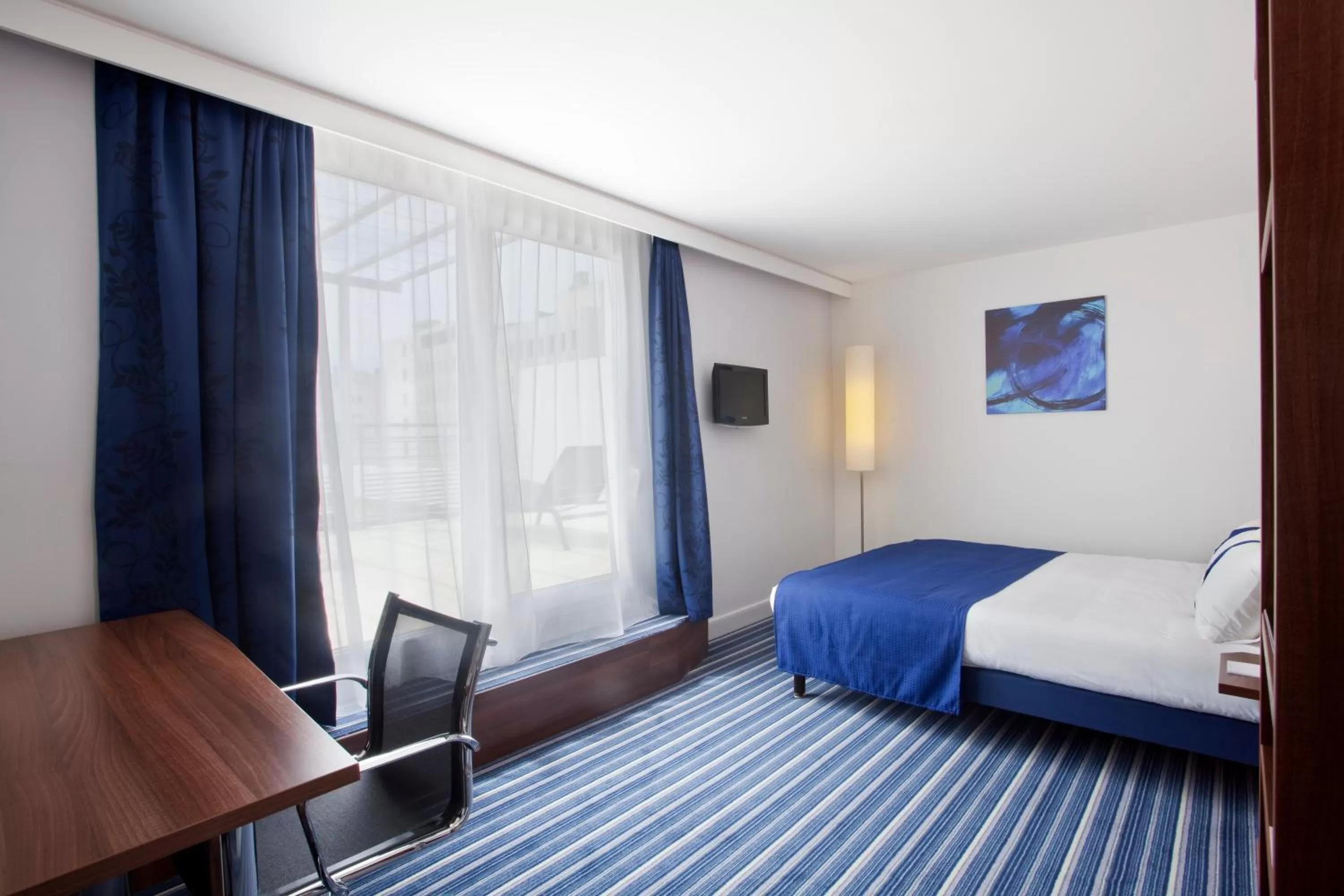 Photo of the whole room, Bed in Hôtel Marseille Centre Gare Saint-Charles