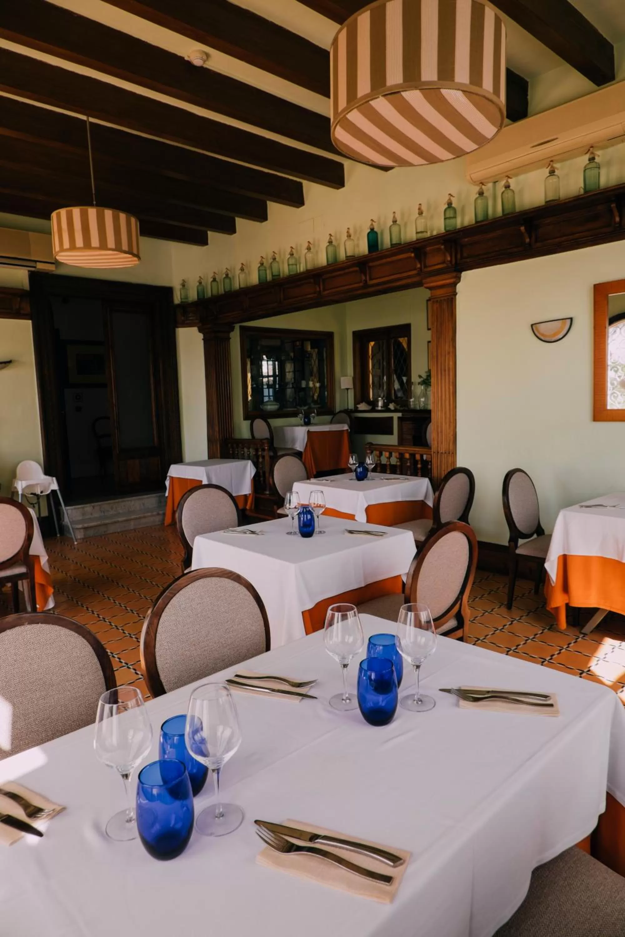 Restaurant/places to eat in Hotel Subur Maritim