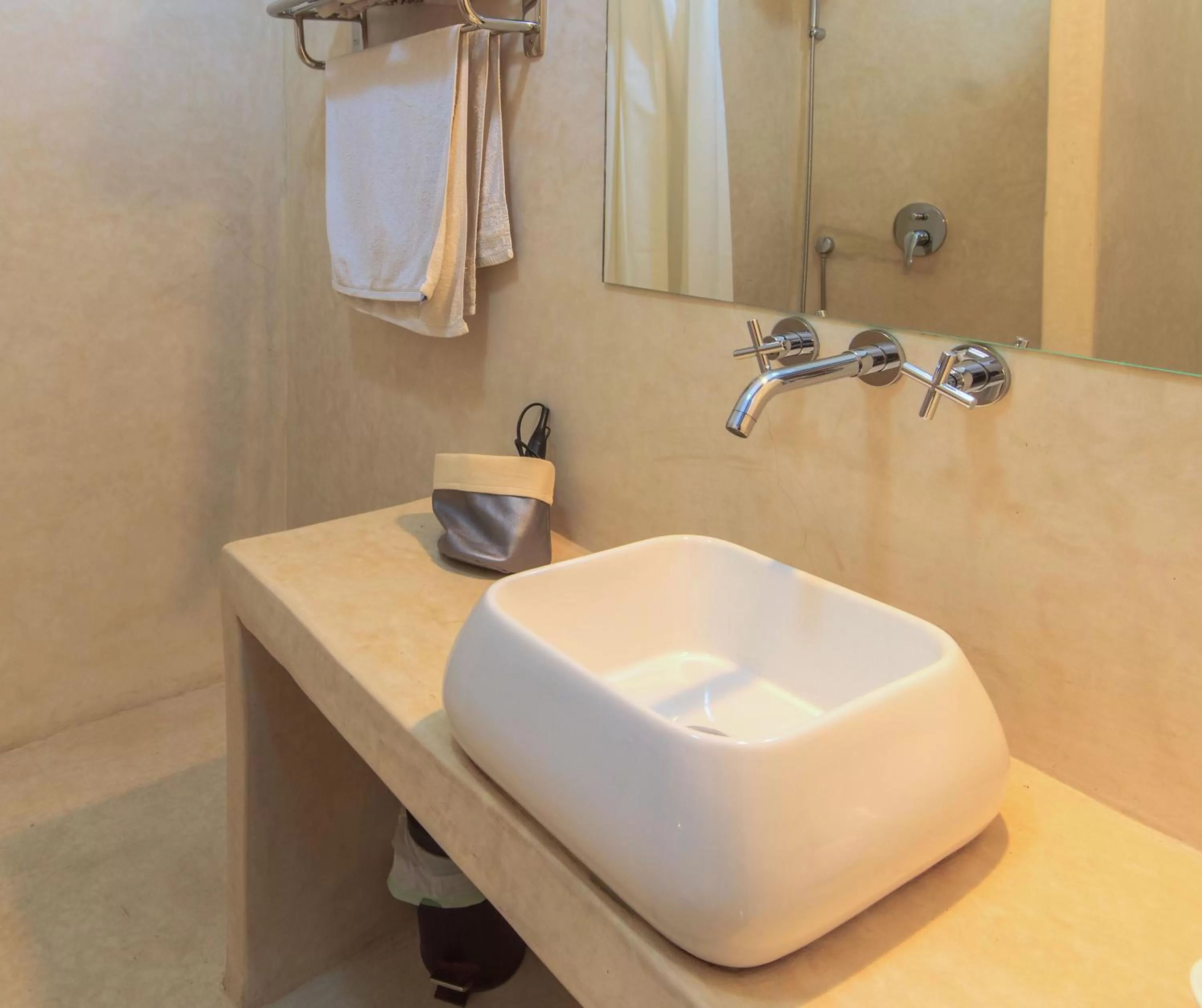 Bathroom in Riad La Porte de l'oasis