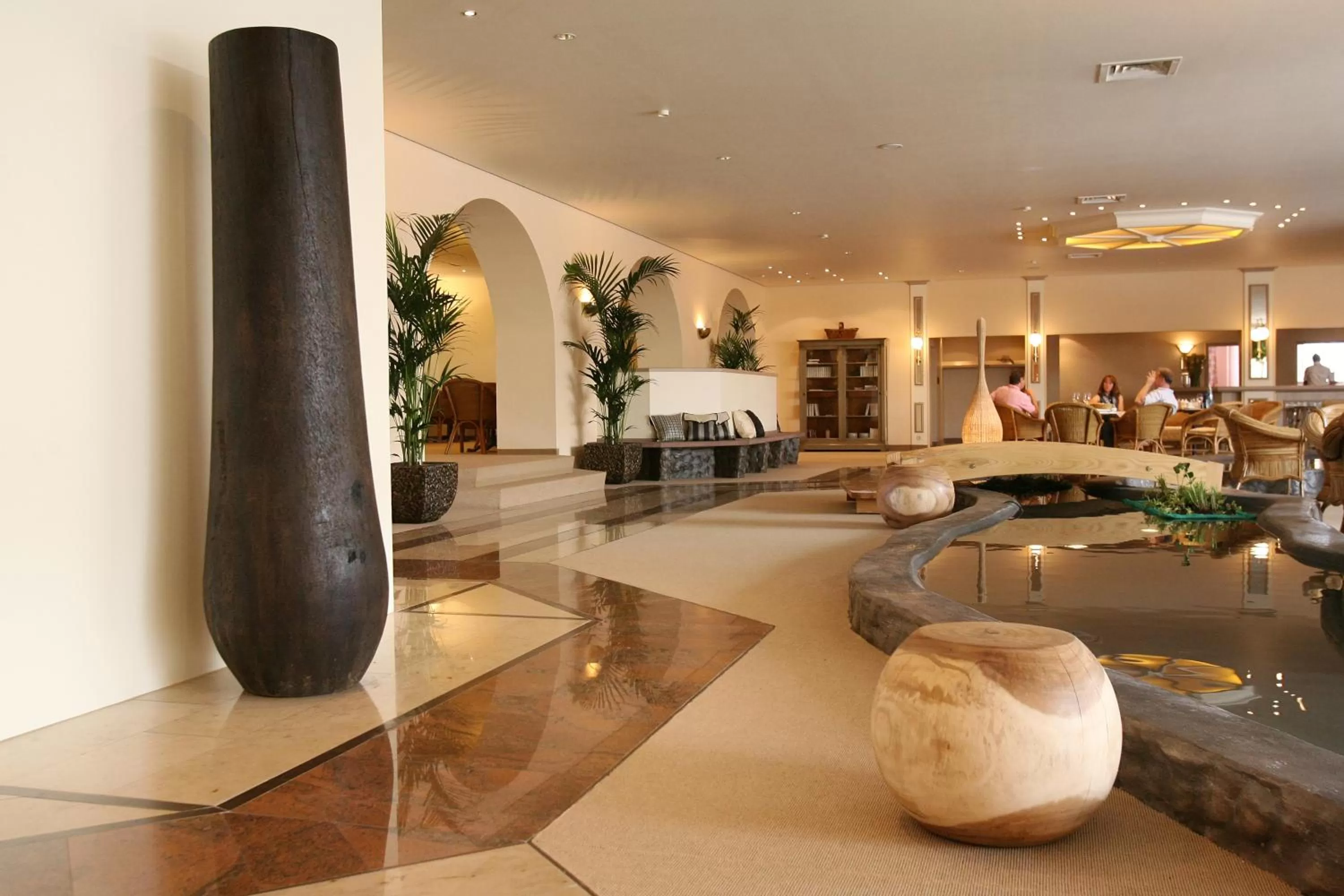 Lobby or reception in Wyndham Garden Donaueschingen