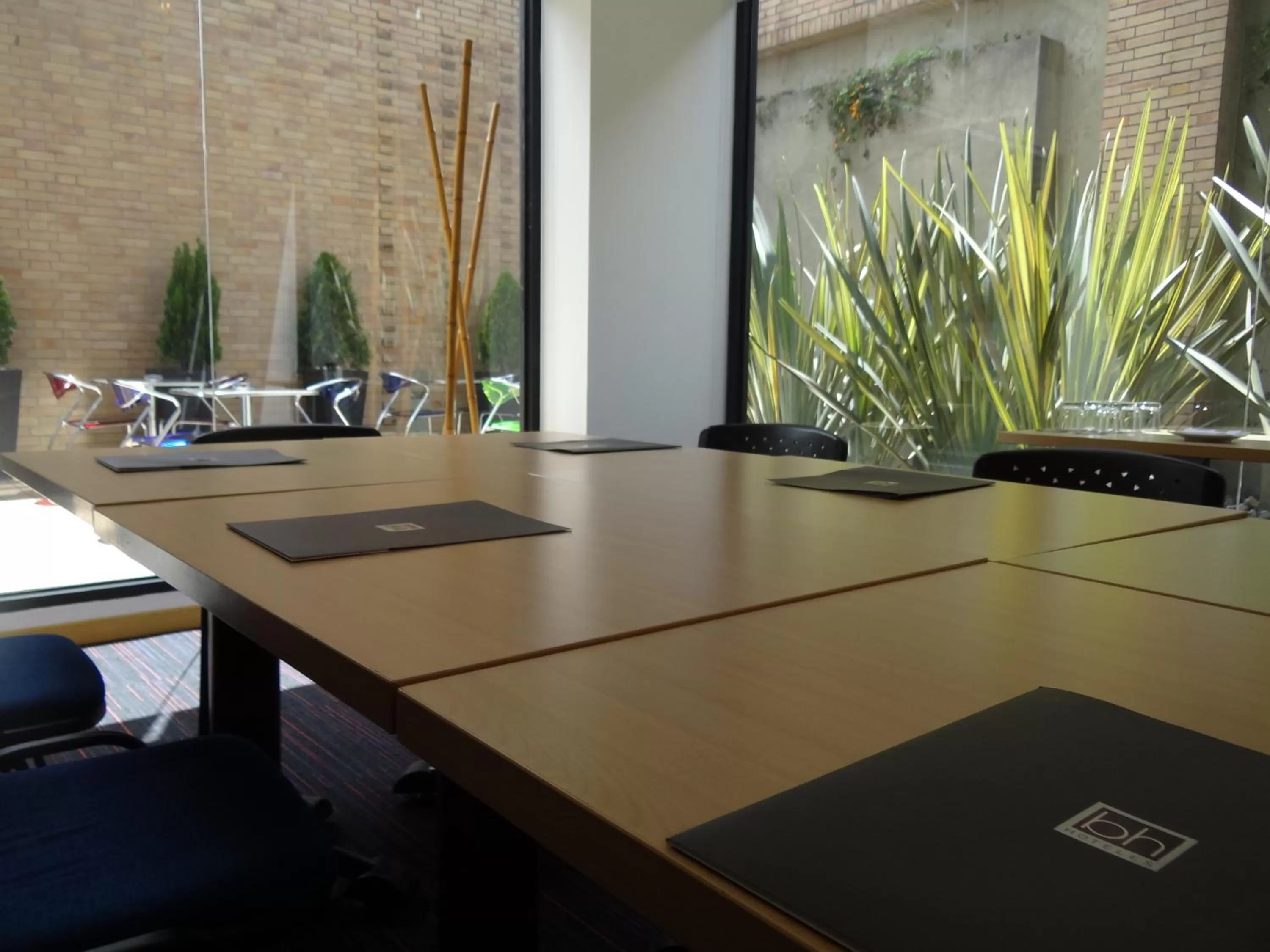 Business facilities in Hotel bh Parque 93