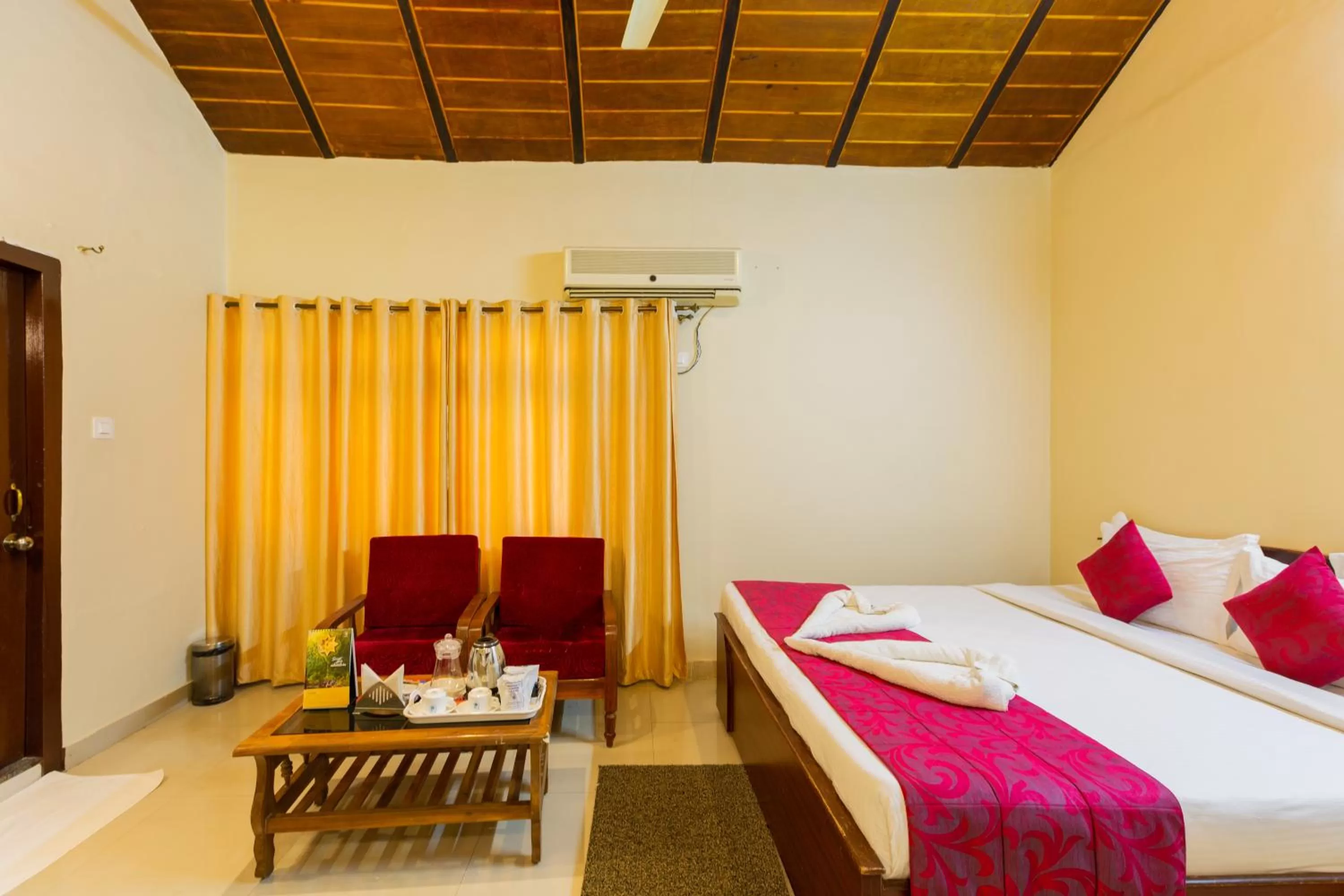 Bedroom, Bed in KSTDC Hotel Mayura Velapuri Belur