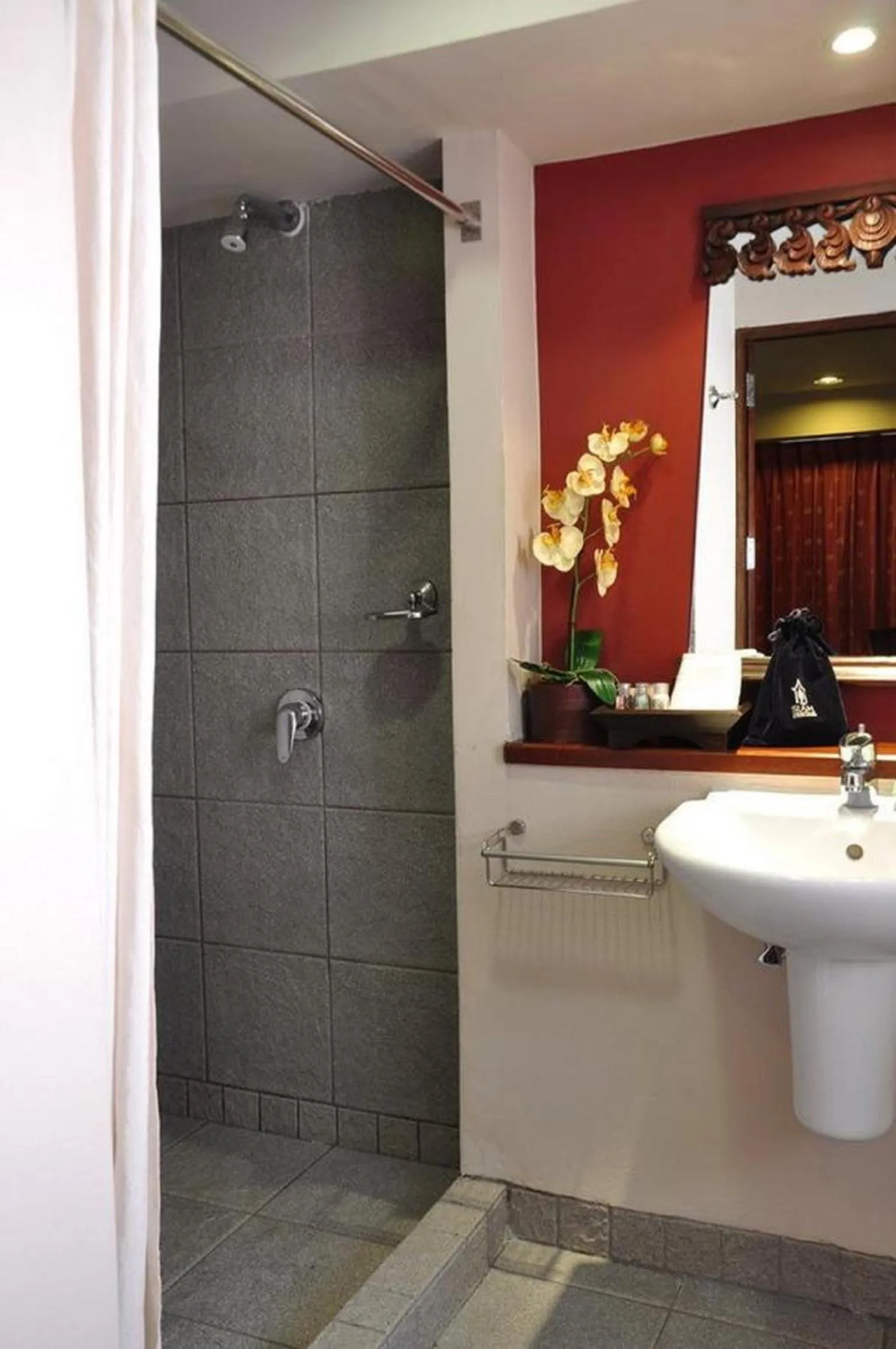 Bathroom in The Siam Heritage Hotel