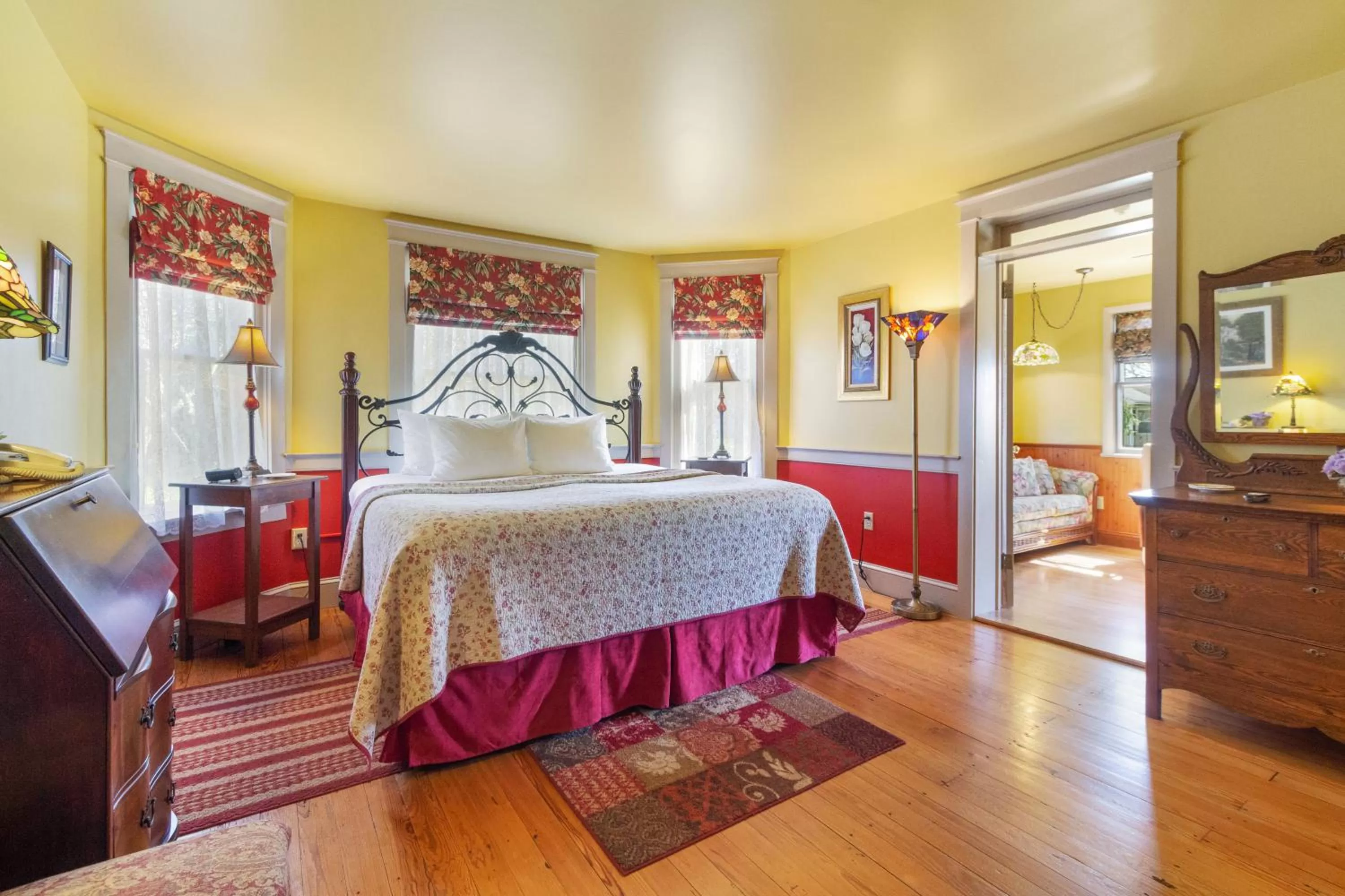 Bedroom, Bed in After Eight Bed and Breakfast