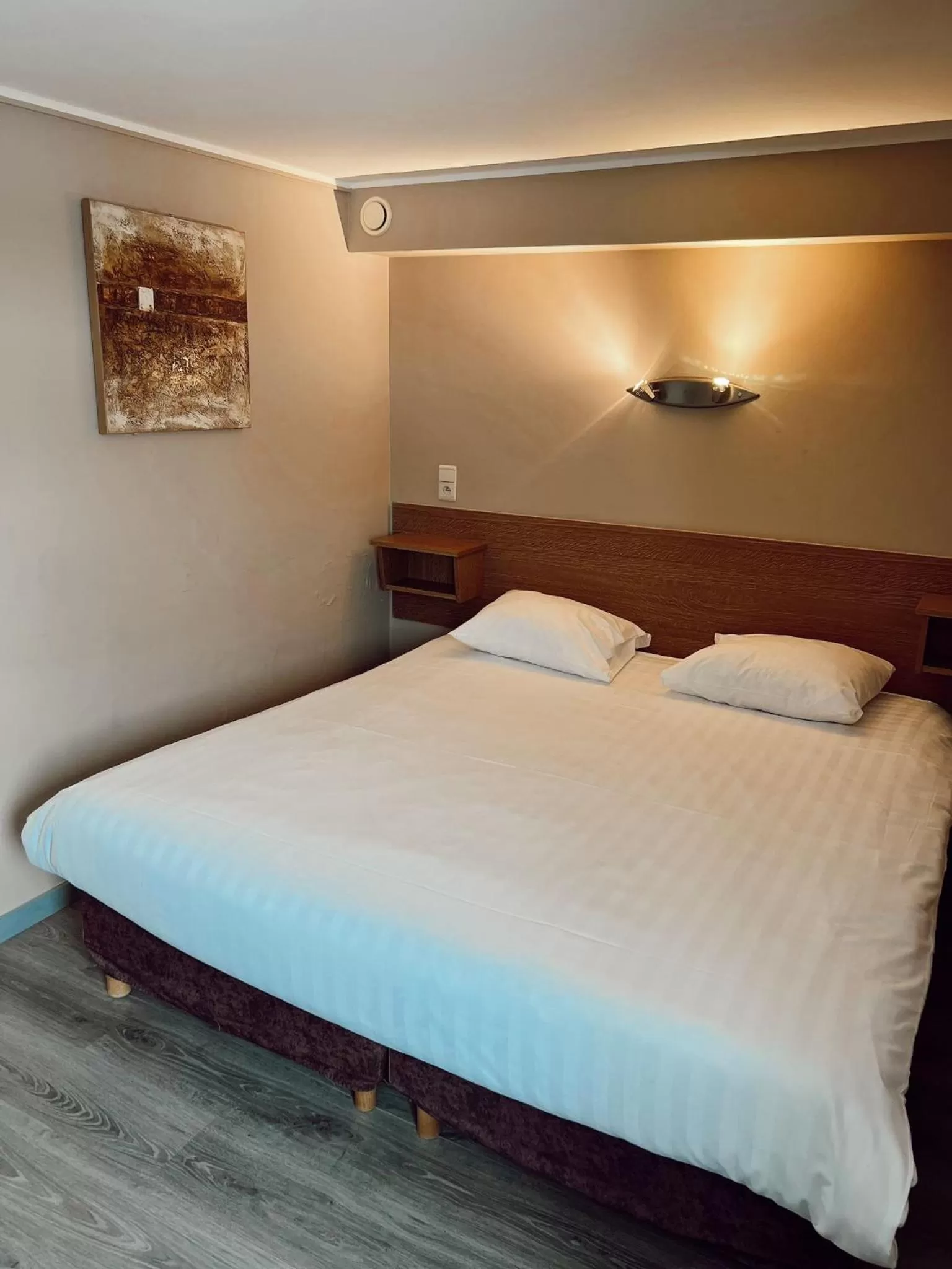 Bedroom, Bed in Hotel Le Midi