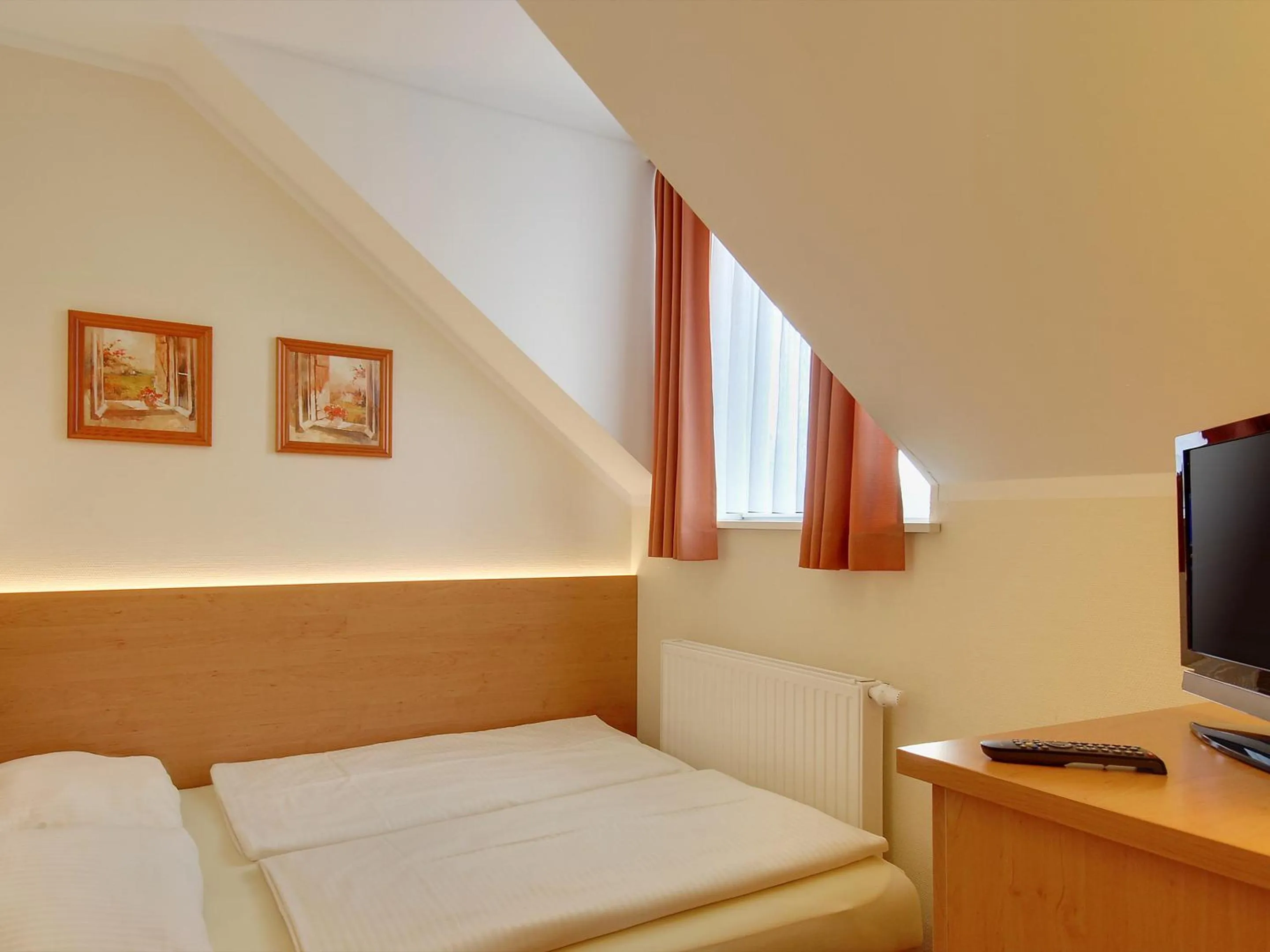 Decorative detail, Bed in Hotel Kriemhild am Hirschgarten