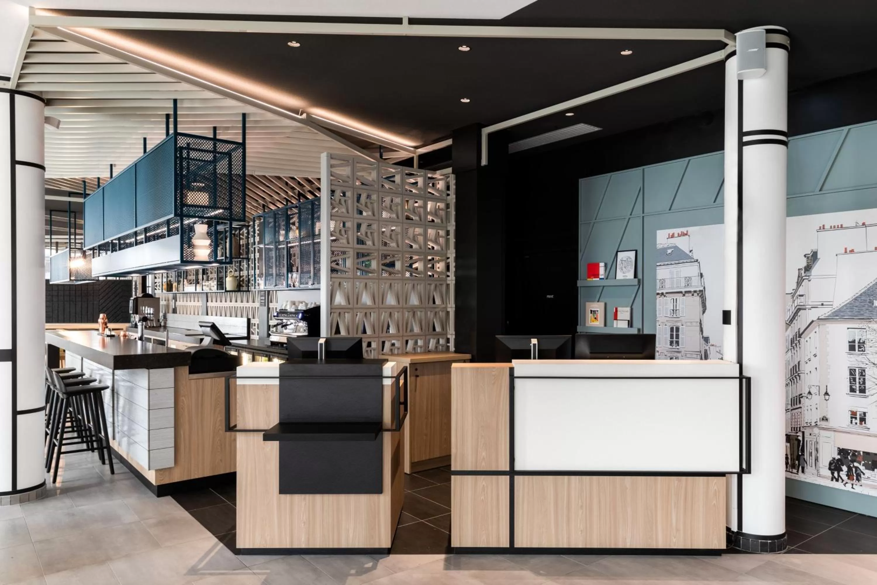 Lobby or reception in Courtyard by Marriott Paris Creteil